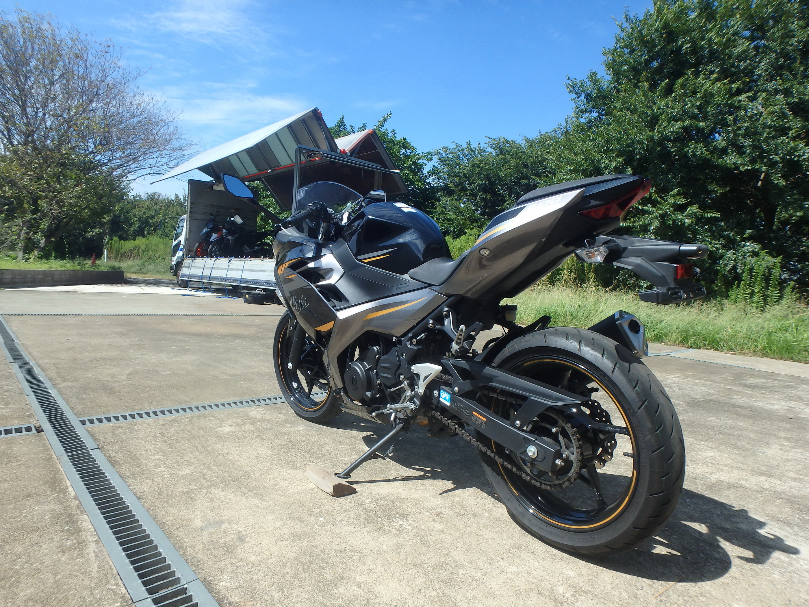 Купить мотоцикл Kawasaki Ninja400-2 2022 фото 11