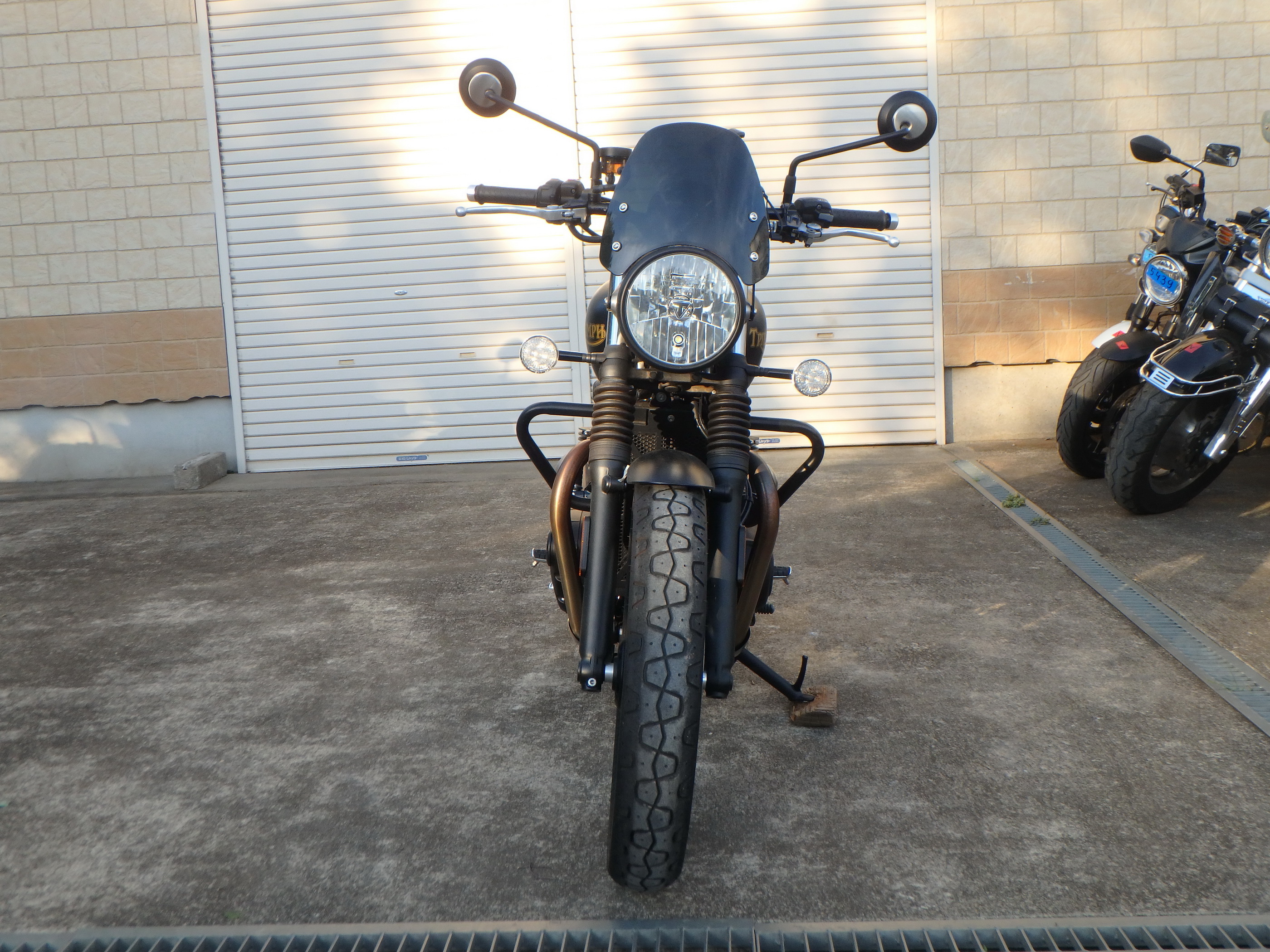 Купить мотоцикл Triumph StreetTwin 900 2022 фото 6