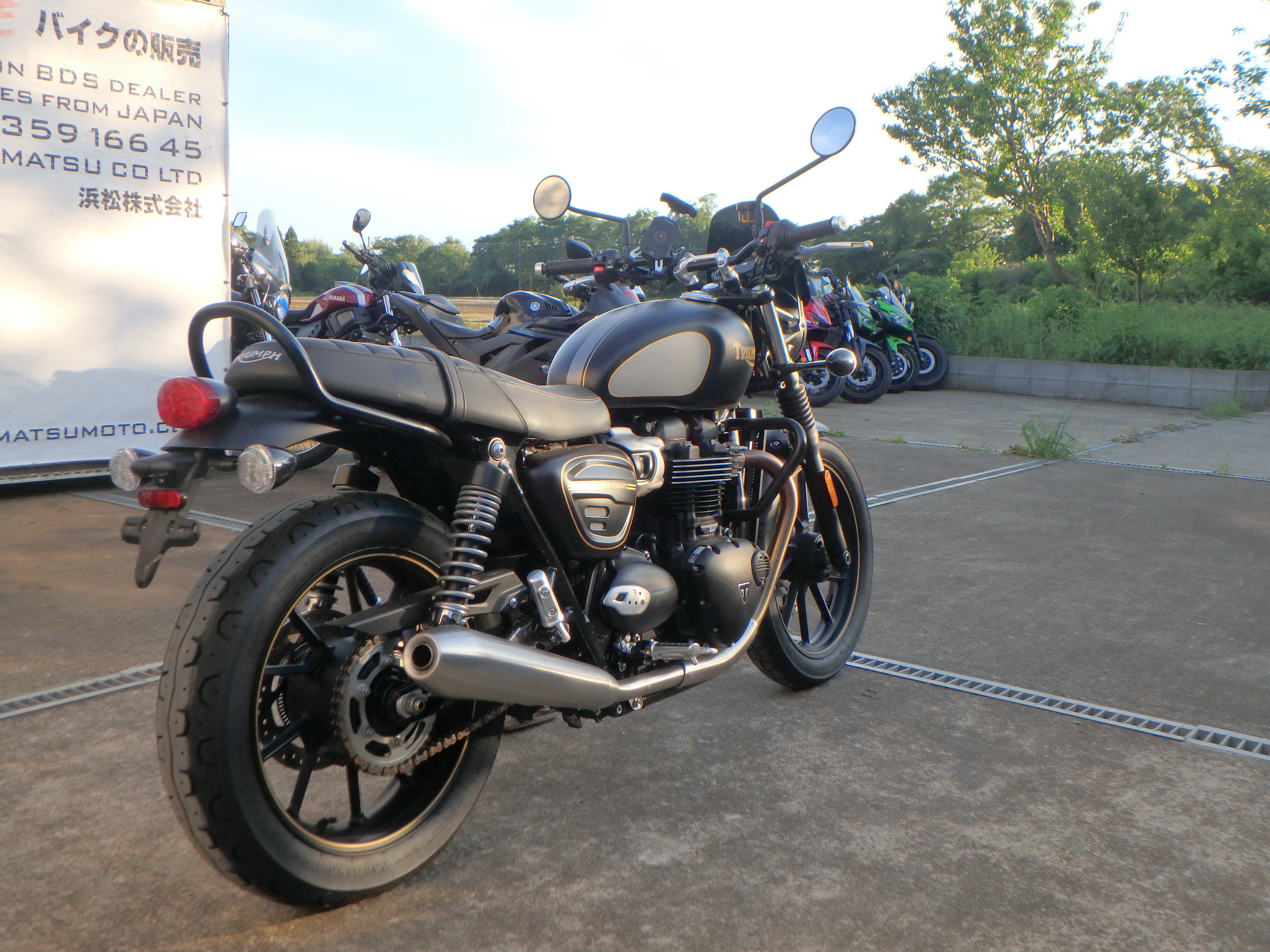 Купить мотоцикл Triumph StreetTwin 900 2022 фото 9