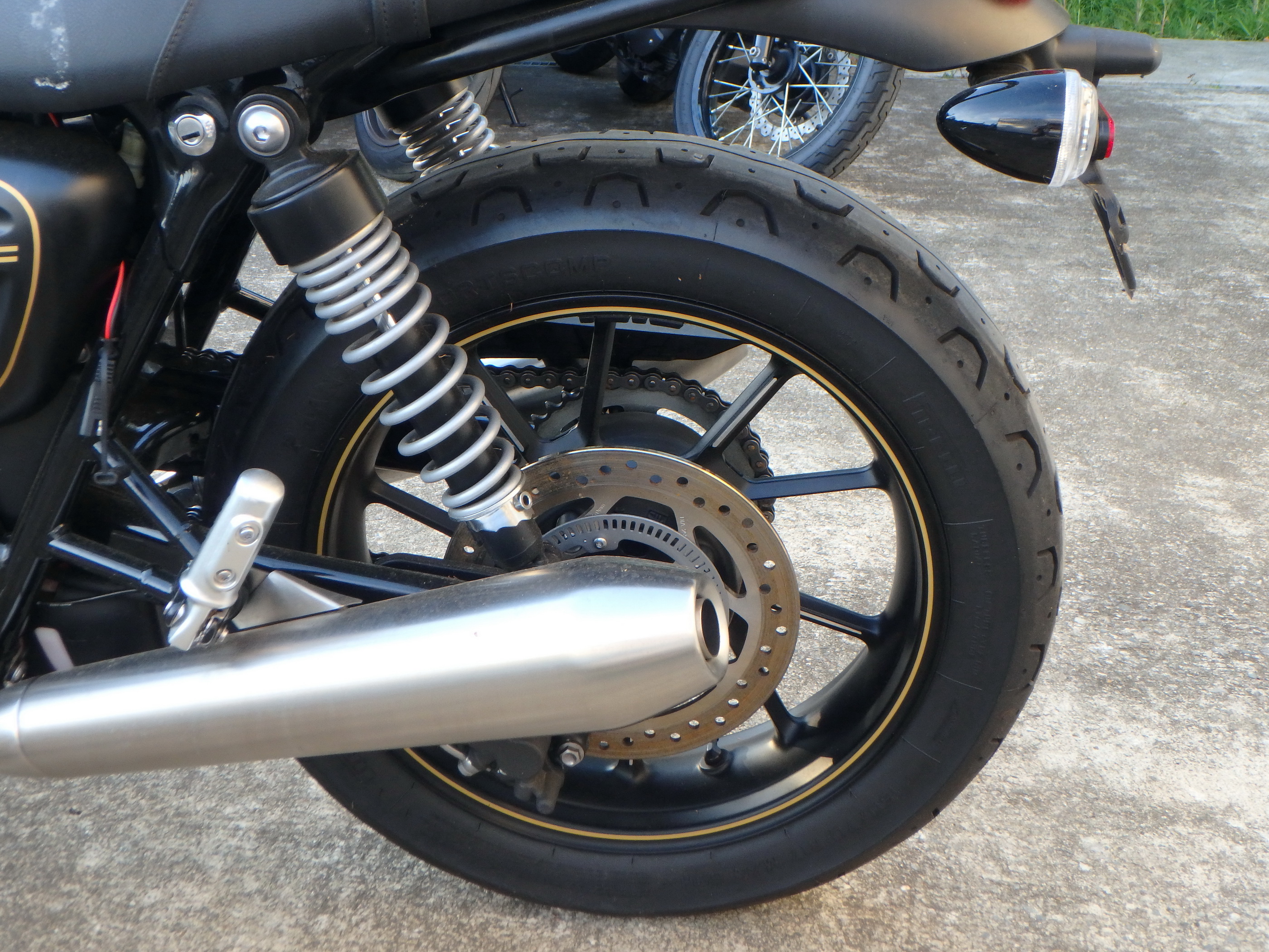 Купить мотоцикл Triumph StreetTwin 900 2022 фото 16