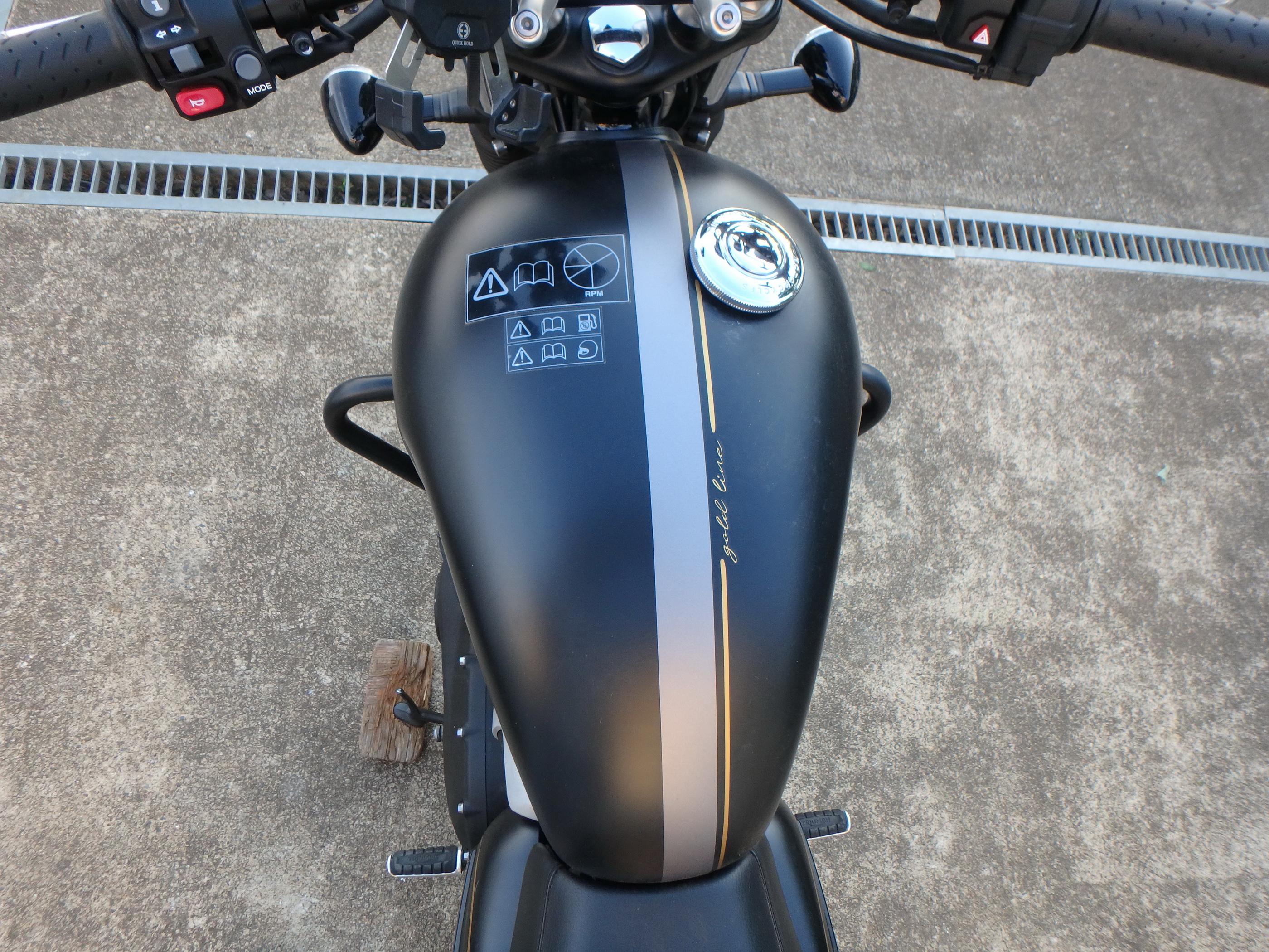 Купить мотоцикл Triumph StreetTwin 900 2022 фото 22