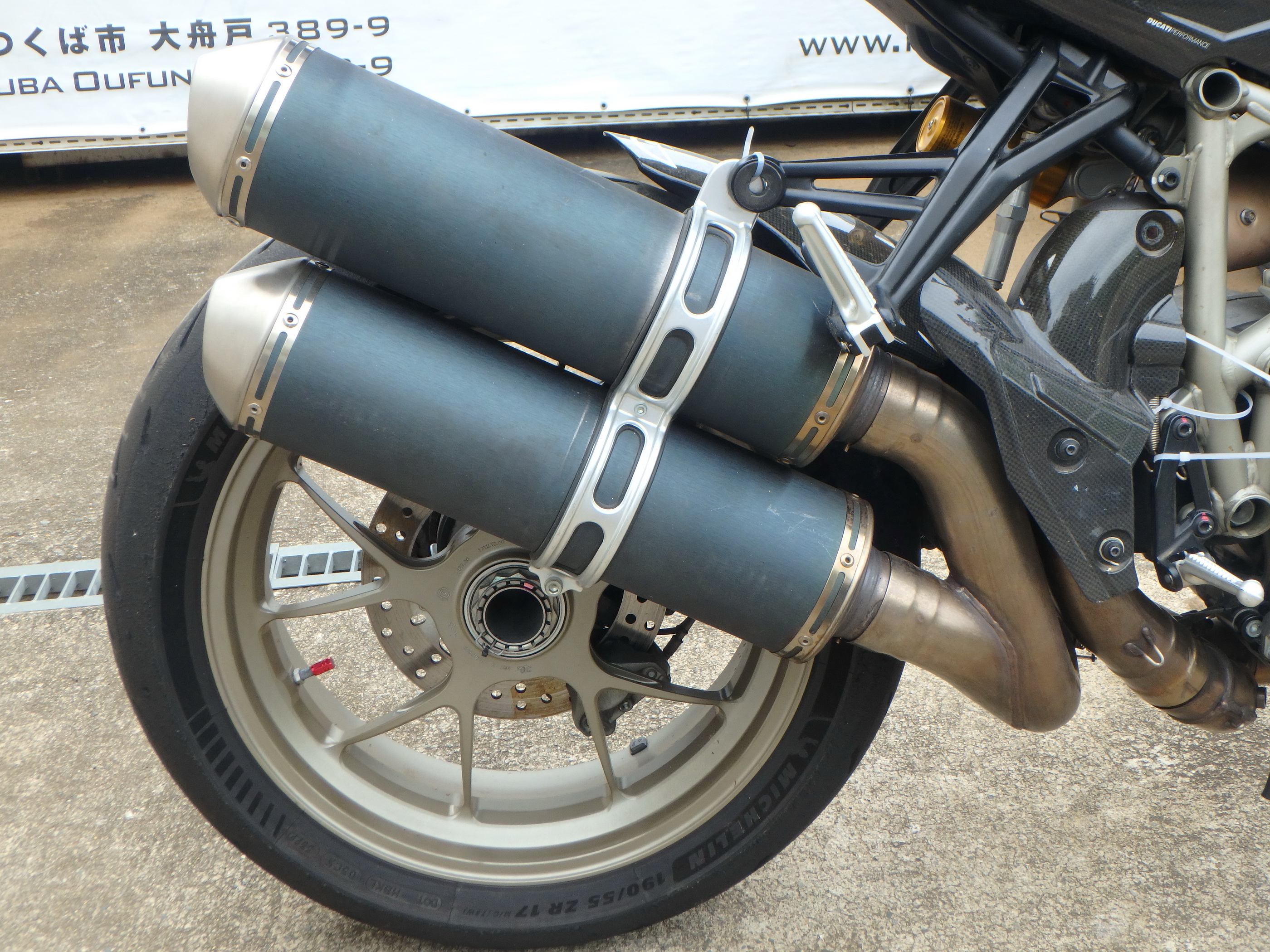 Купить мотоцикл Ducati Streetfighter S 2009 фото 17