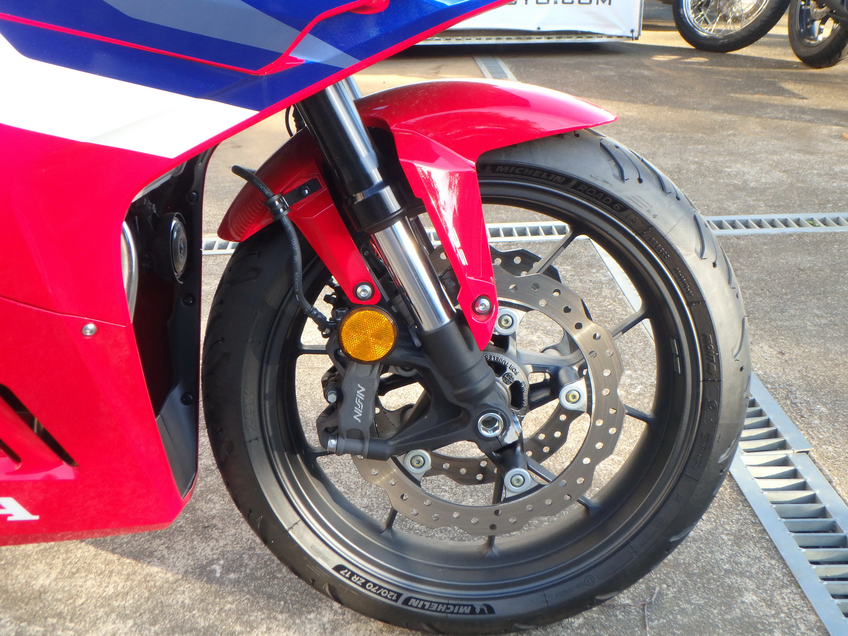 Купить мотоцикл Honda CBR400R-3 2025 фото 19