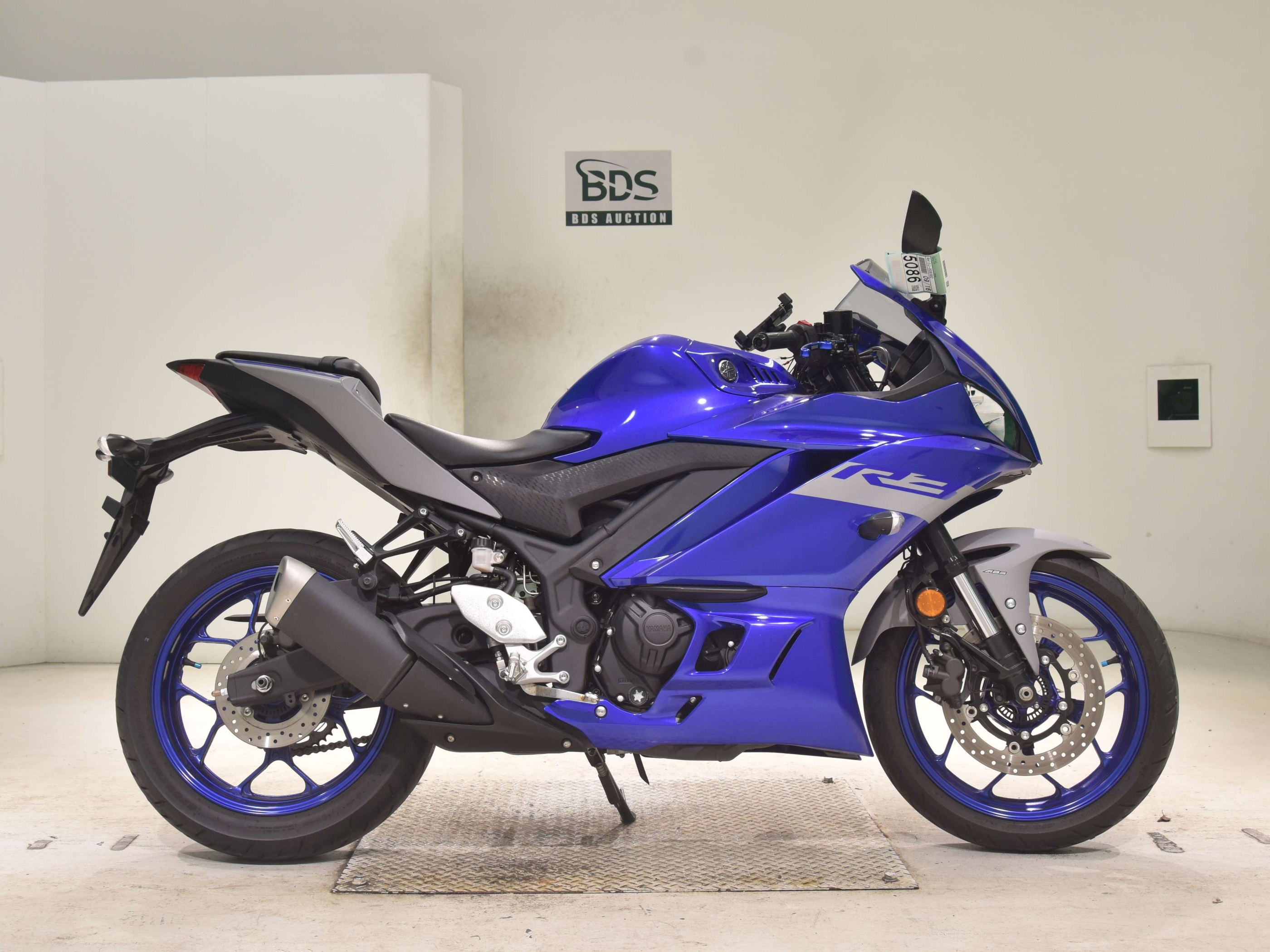 Купить мотоцикл Yamaha YZF-R3 2021 фото 2