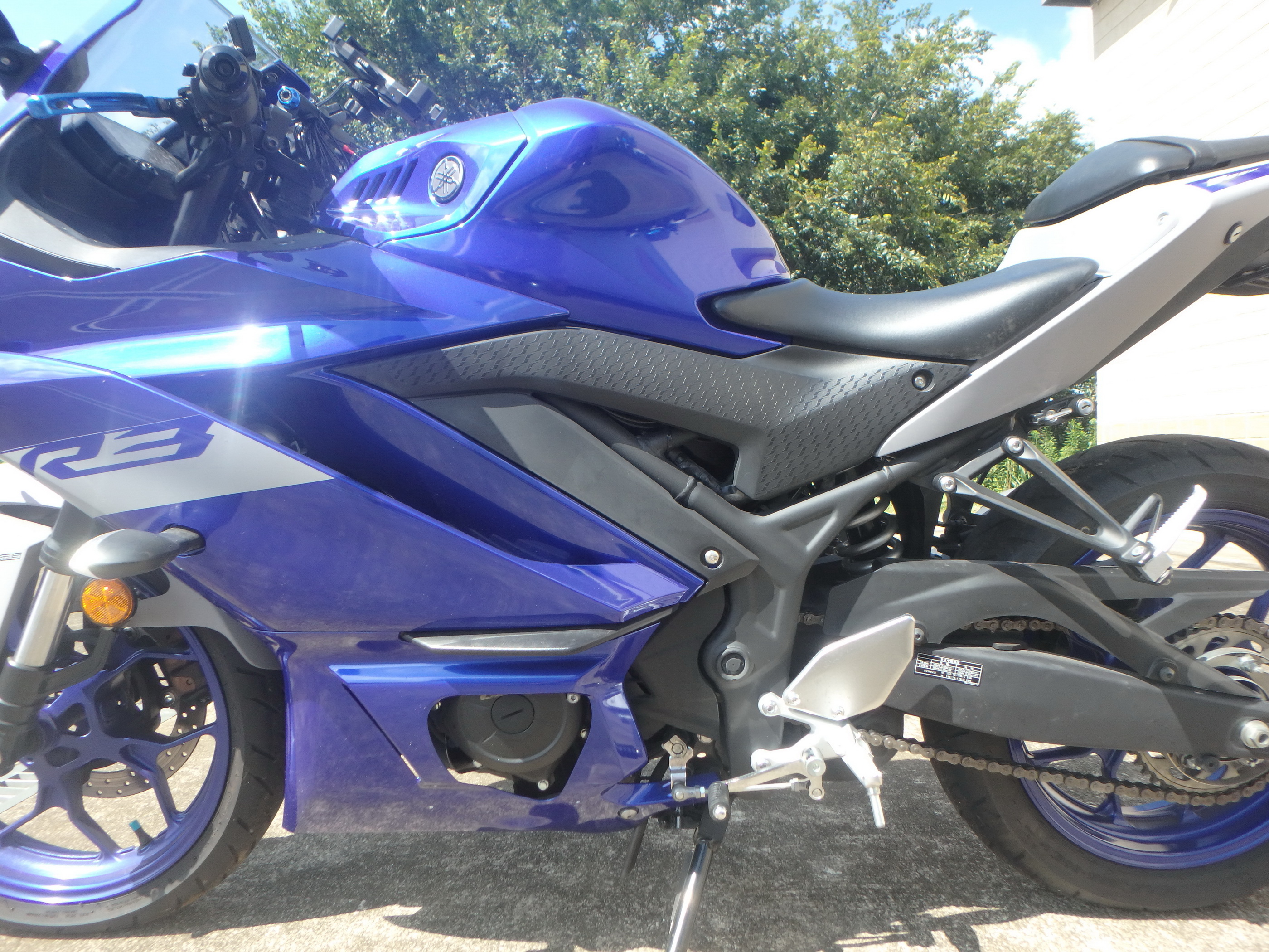 Купить мотоцикл Yamaha YZF-R3 2021 фото 16