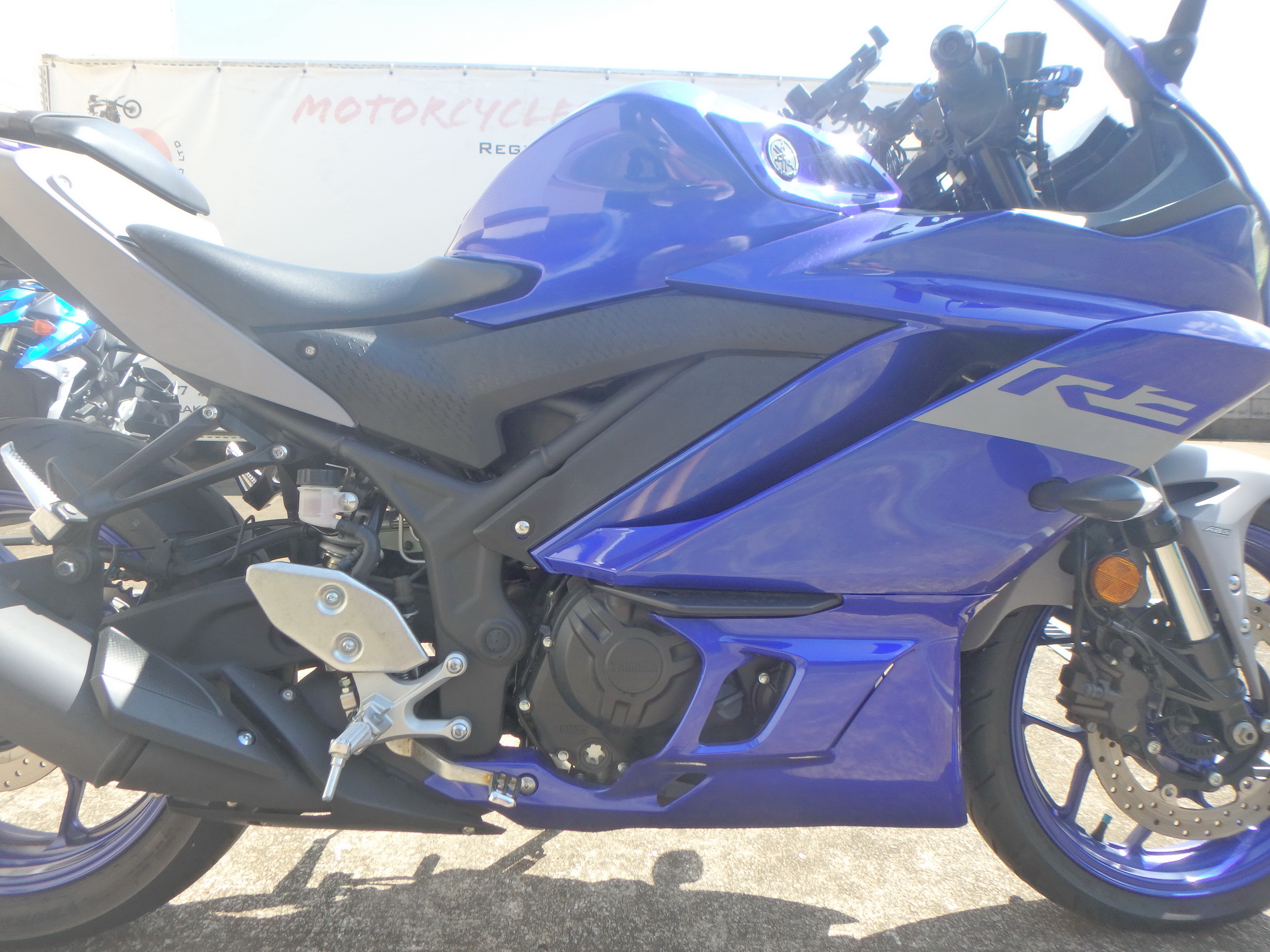 Купить мотоцикл Yamaha YZF-R3 2021 фото 19