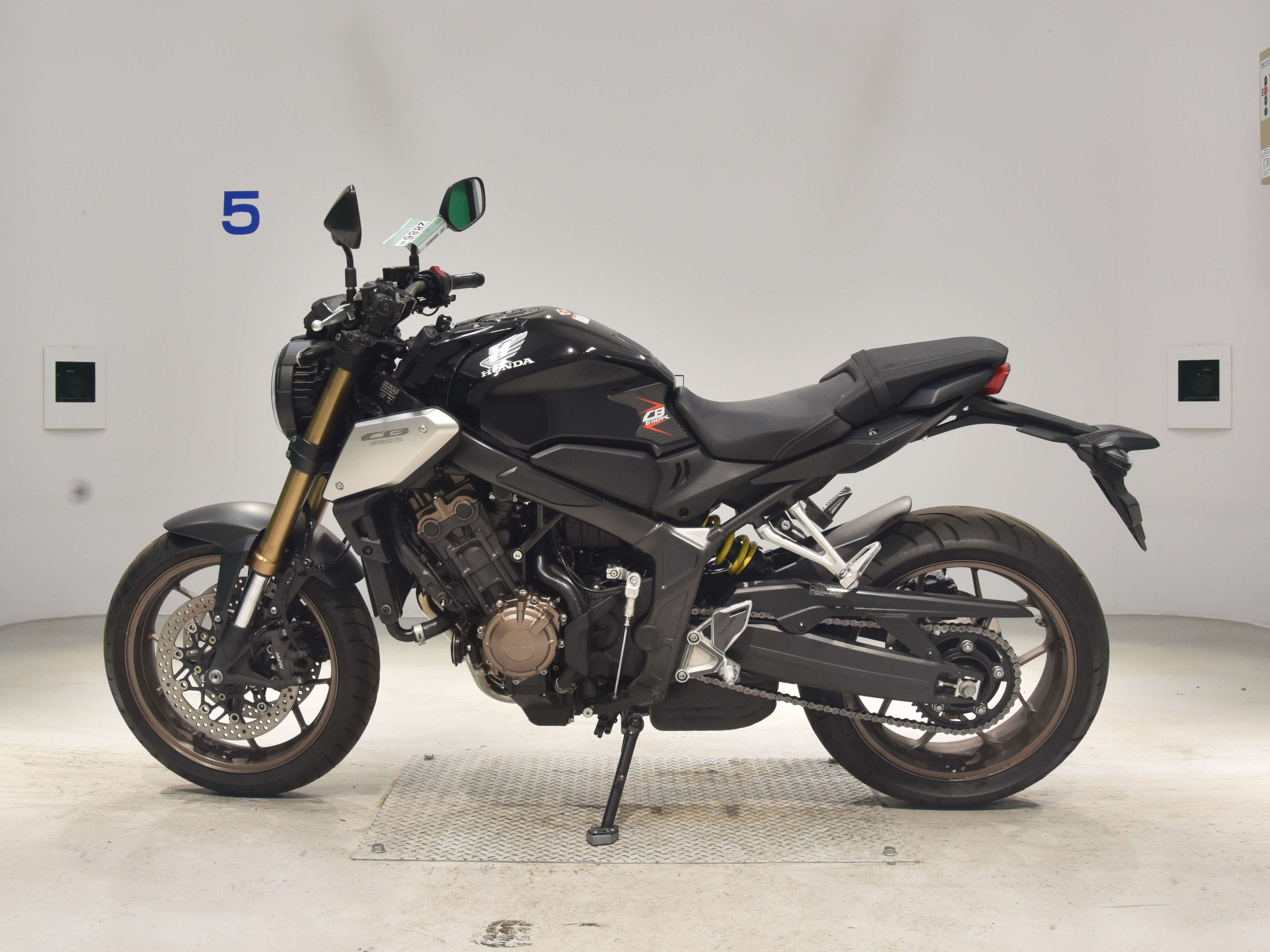 Купить мотоцикл Honda CB650R 2019 фото 1