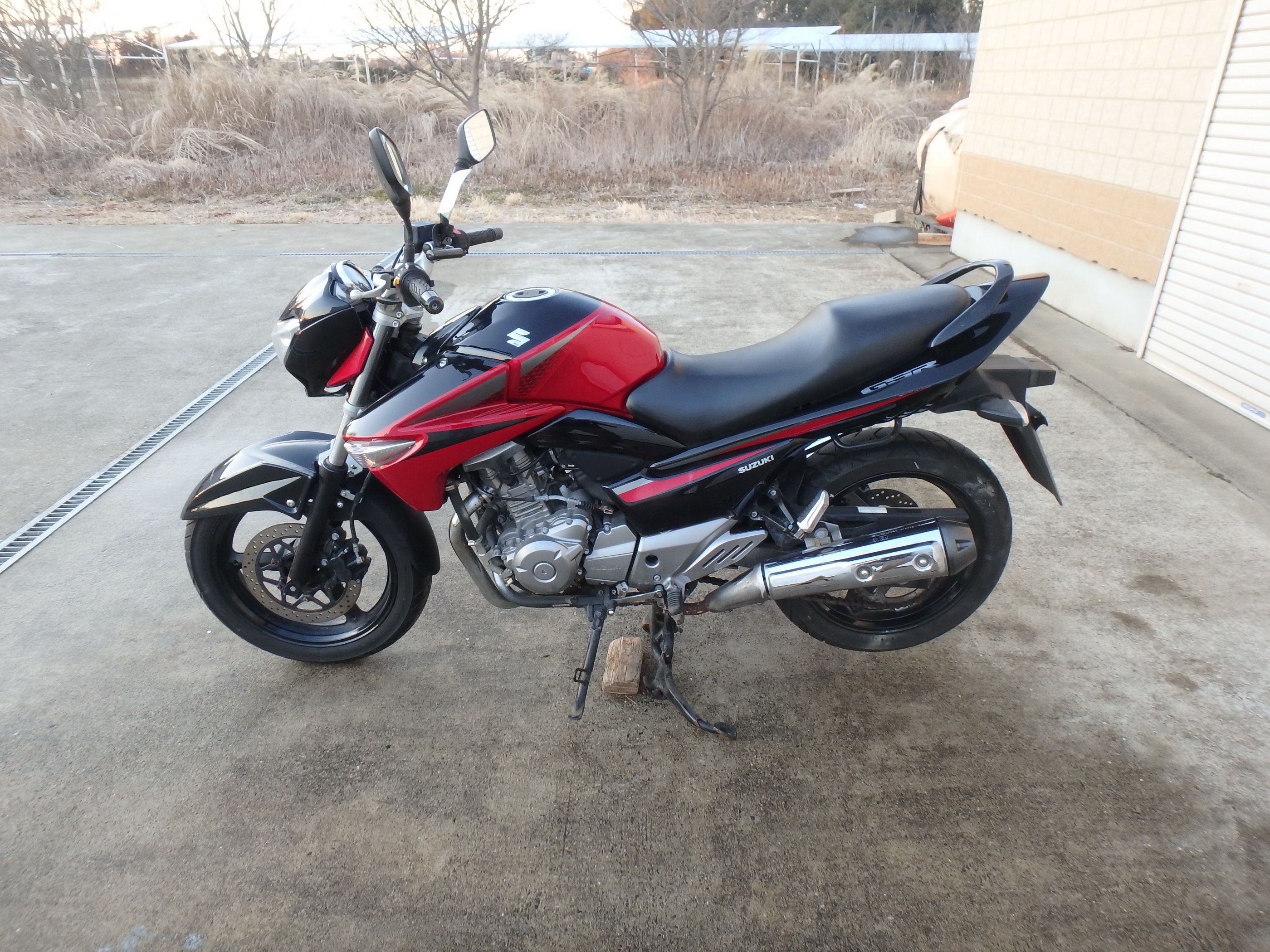 Купить мотоцикл Suzuki GSR250 2018 фото 12