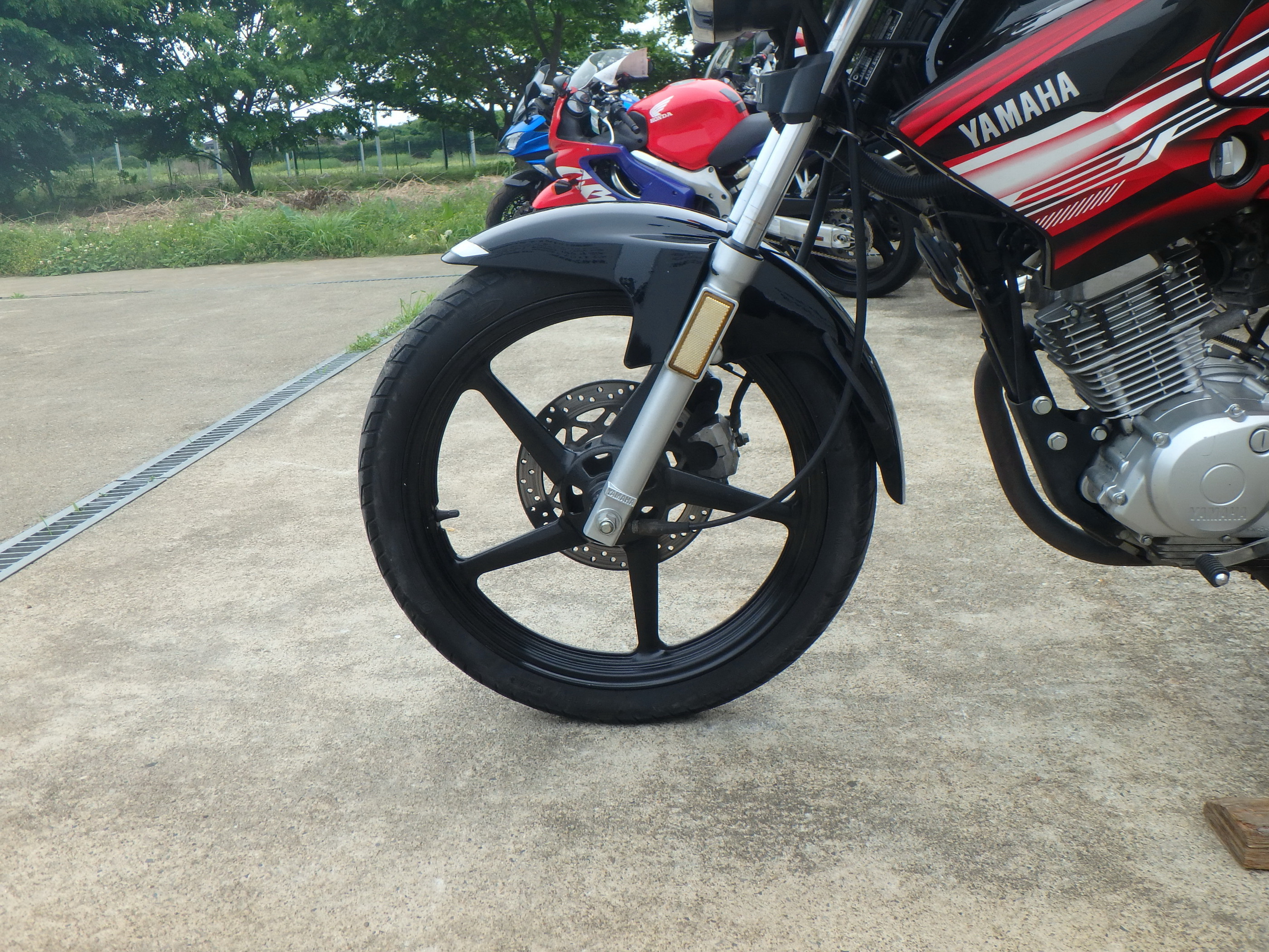 Купить мотоцикл Yamaha YBR125 2014 фото 14