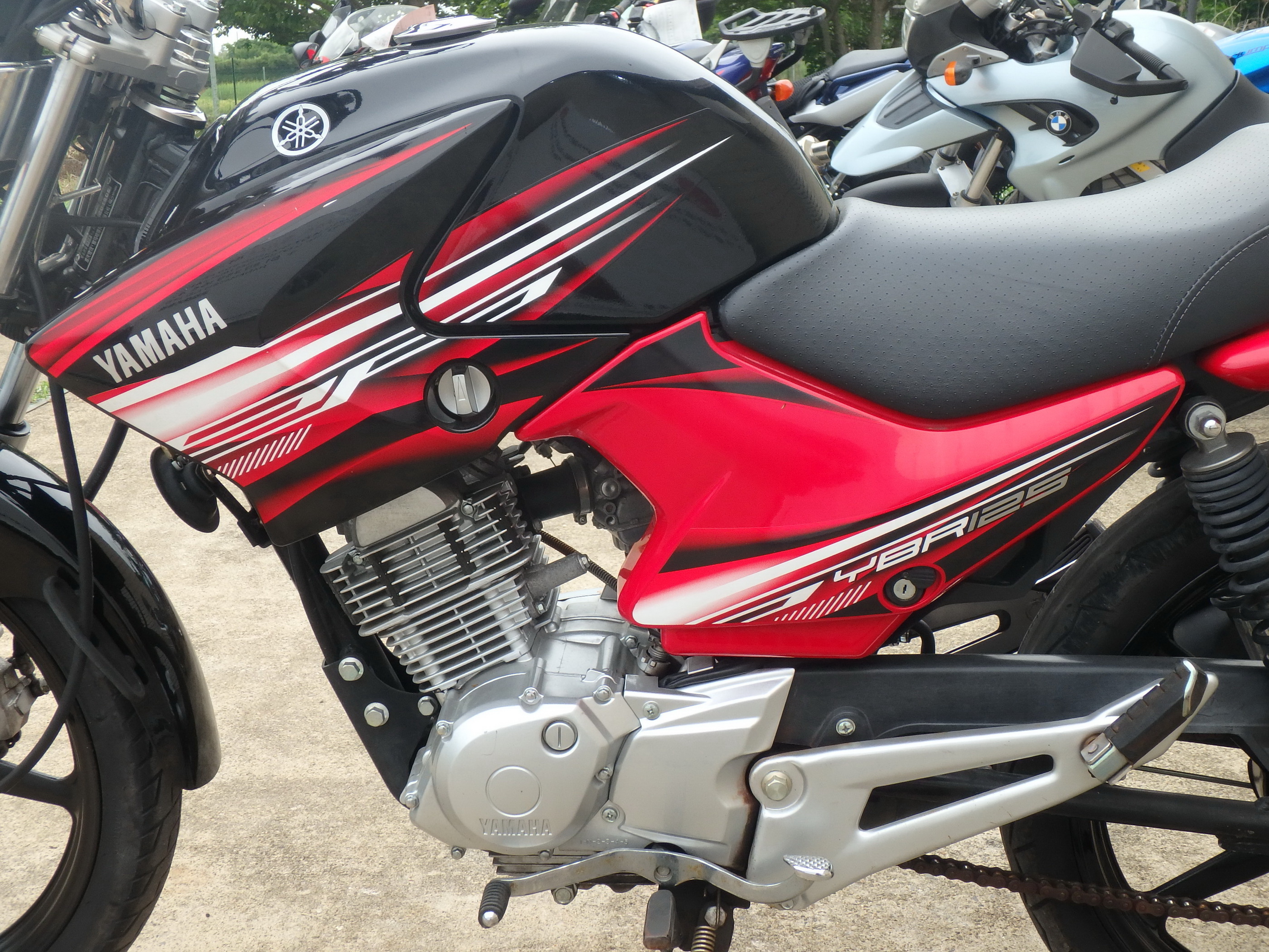 Купить мотоцикл Yamaha YBR125 2014 фото 15