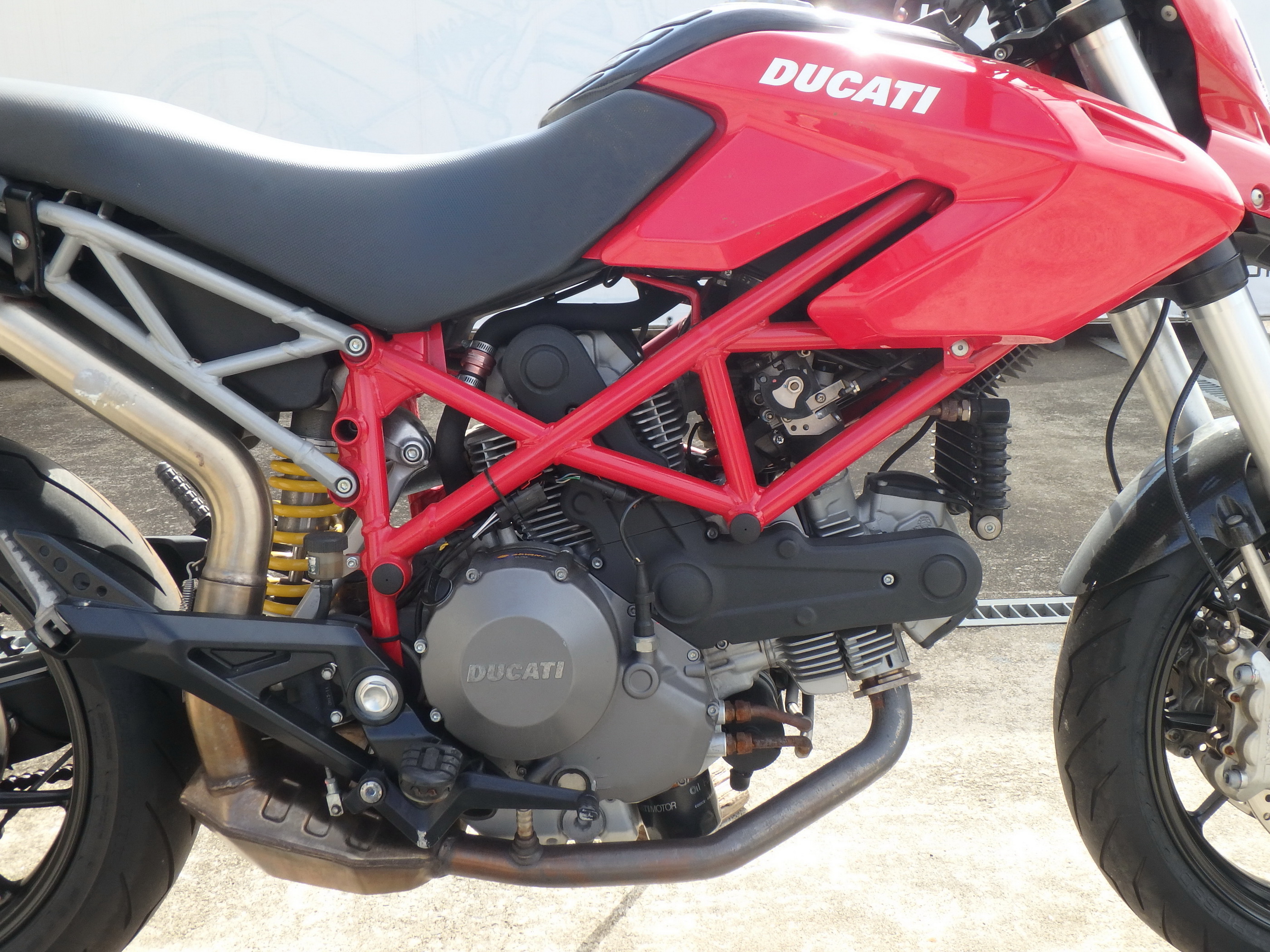 Купить мотоцикл Ducati Hypermotard796 2011 фото 20
