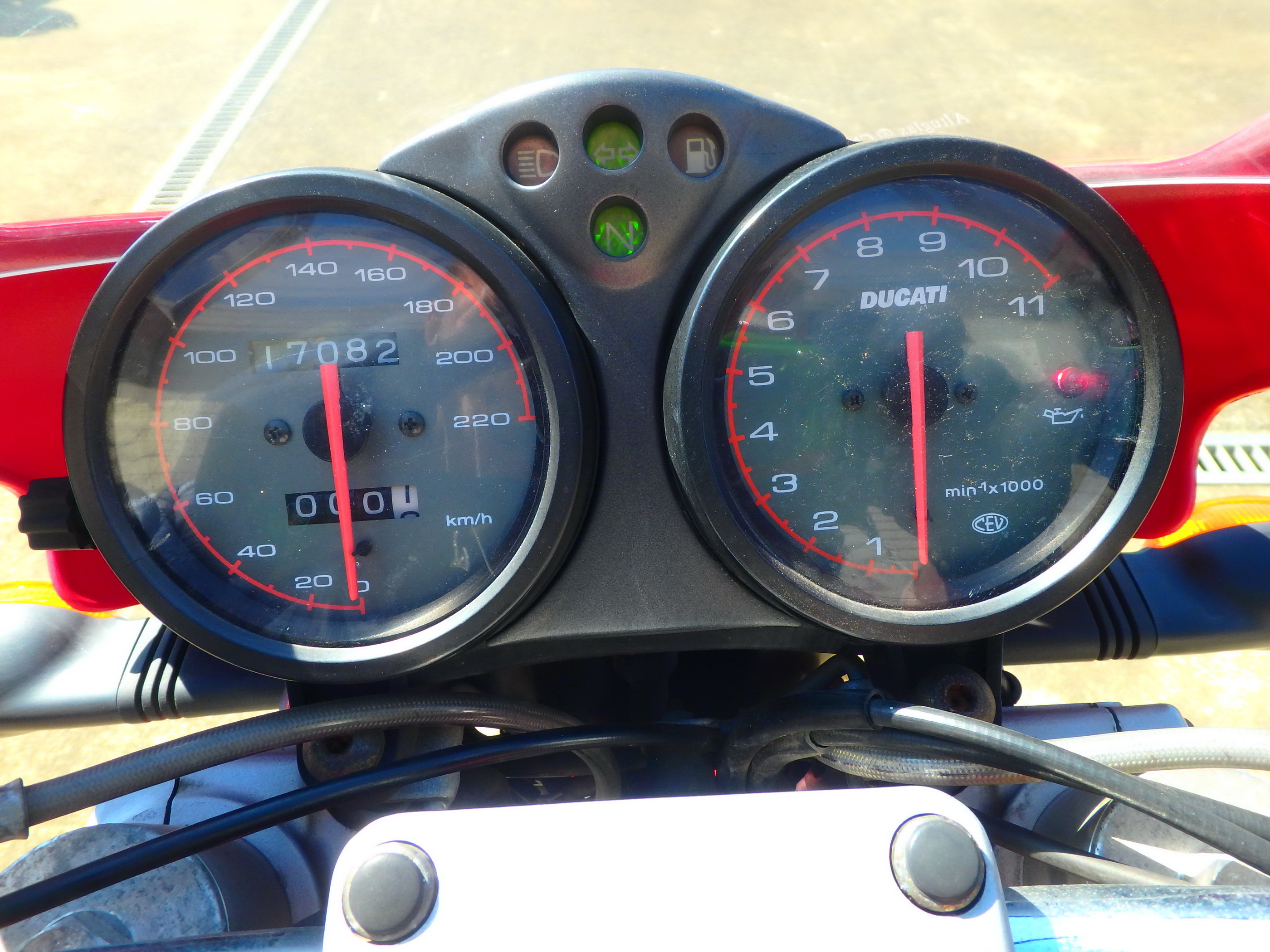 Купить мотоцикл Ducati Monster400 M400 2002 фото 20