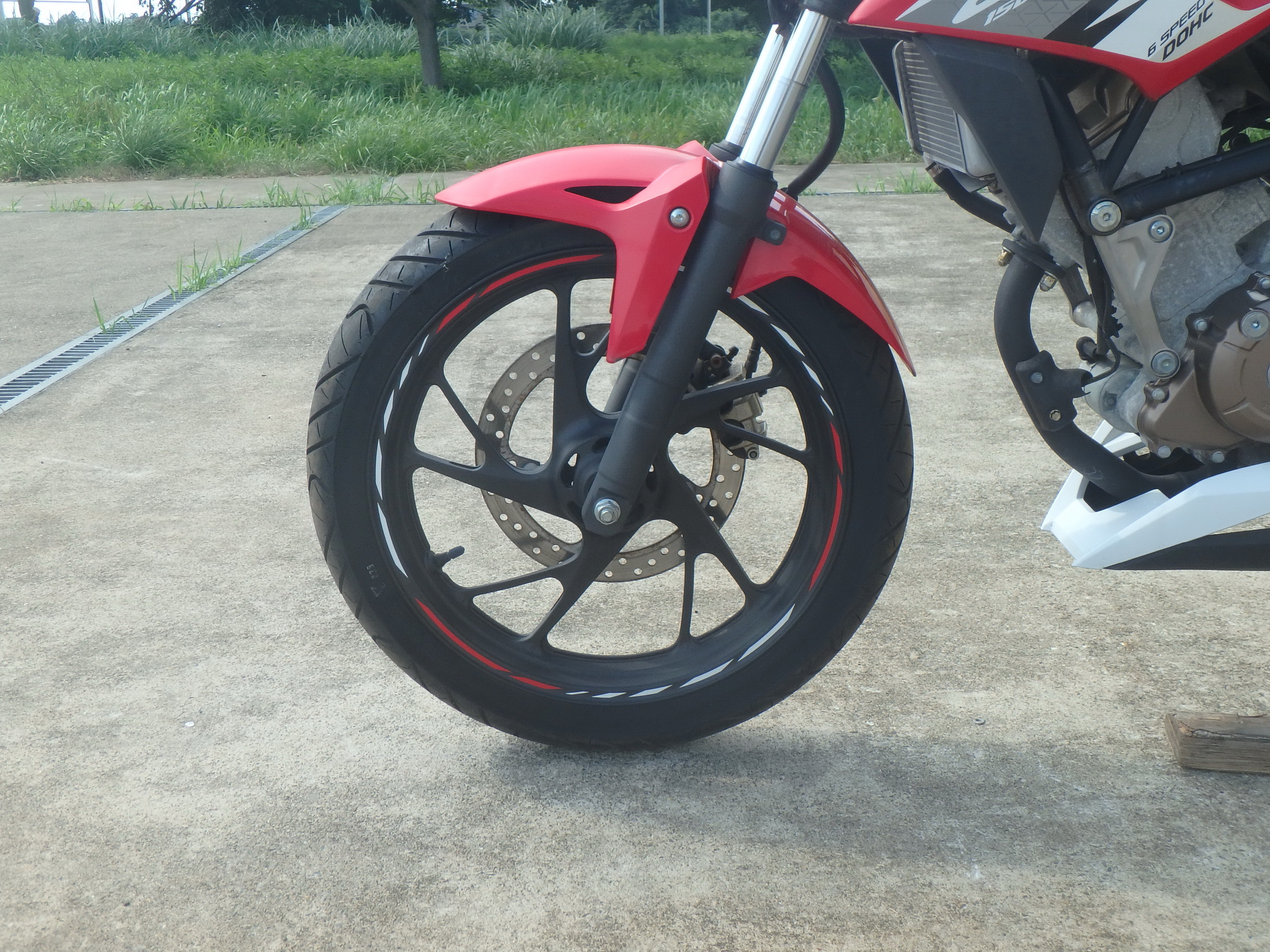 Купить мотоцикл Honda CB150R 2016 фото 14