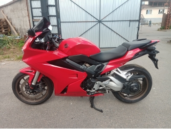     Honda VFR800F 2018  7