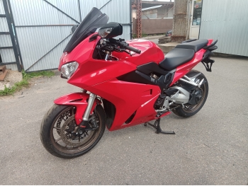     Honda VFR800F 2018  8