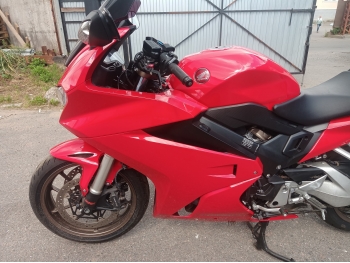     Honda VFR800F 2018  10