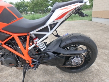     KTM 1290 SuperDuke R 2016  16