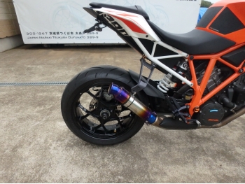     KTM 1290 SuperDuke R 2016  17