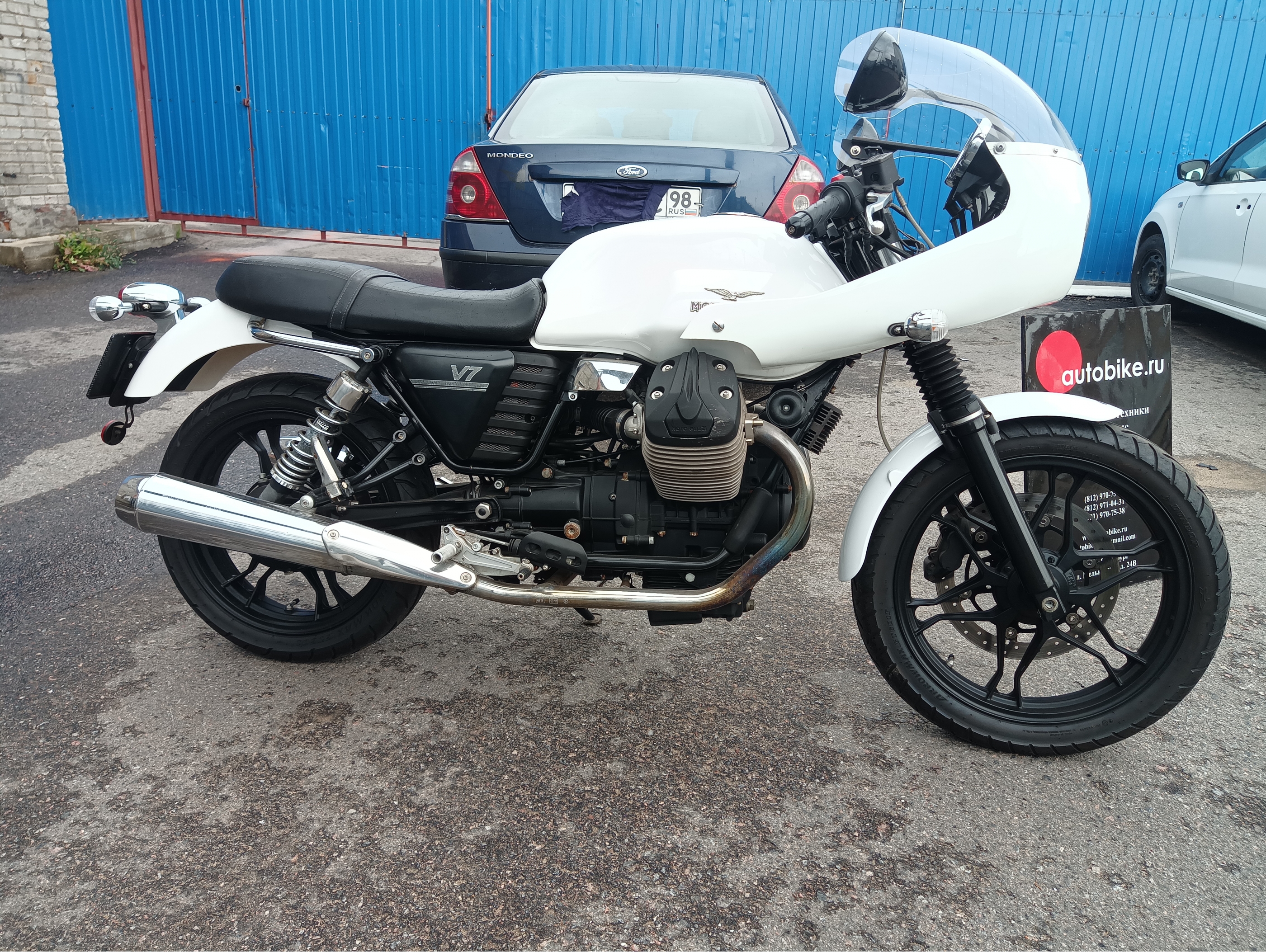 Купить мотоцикл Moto Guzzi V7 Stone 2014 фото 3