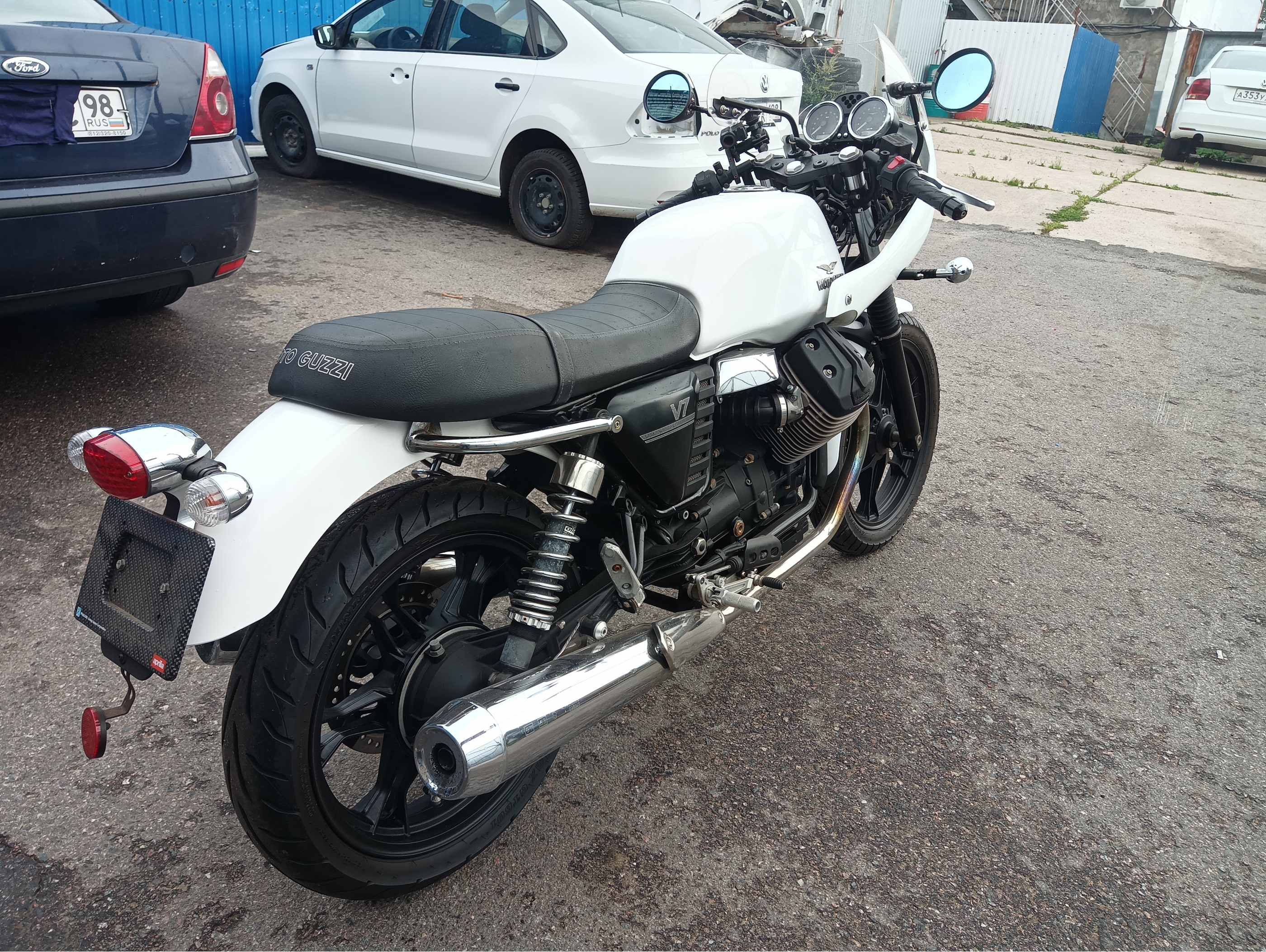 Купить мотоцикл Moto Guzzi V7 Stone 2014 фото 4