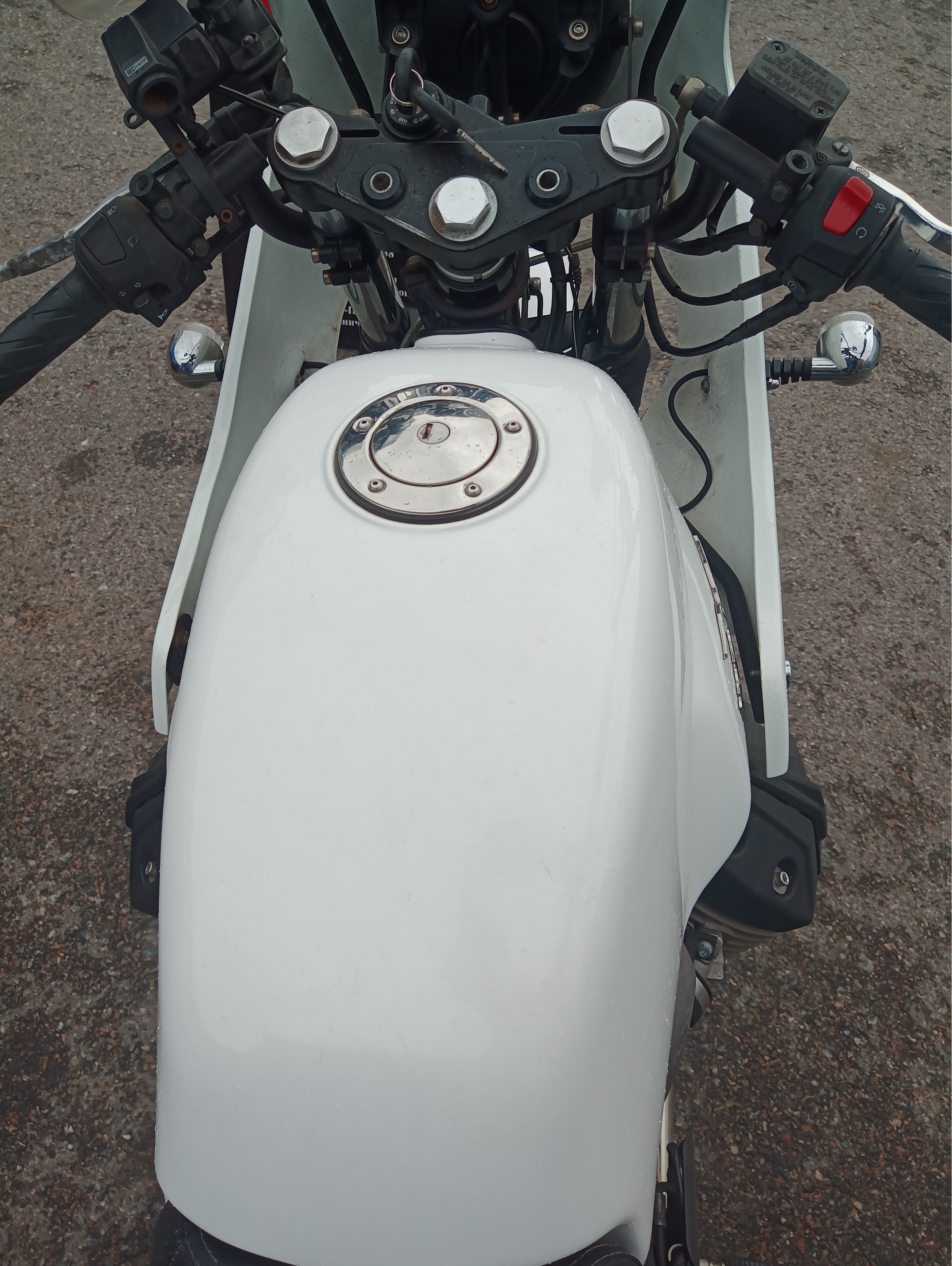 Купить мотоцикл Moto Guzzi V7 Stone 2014 фото 16