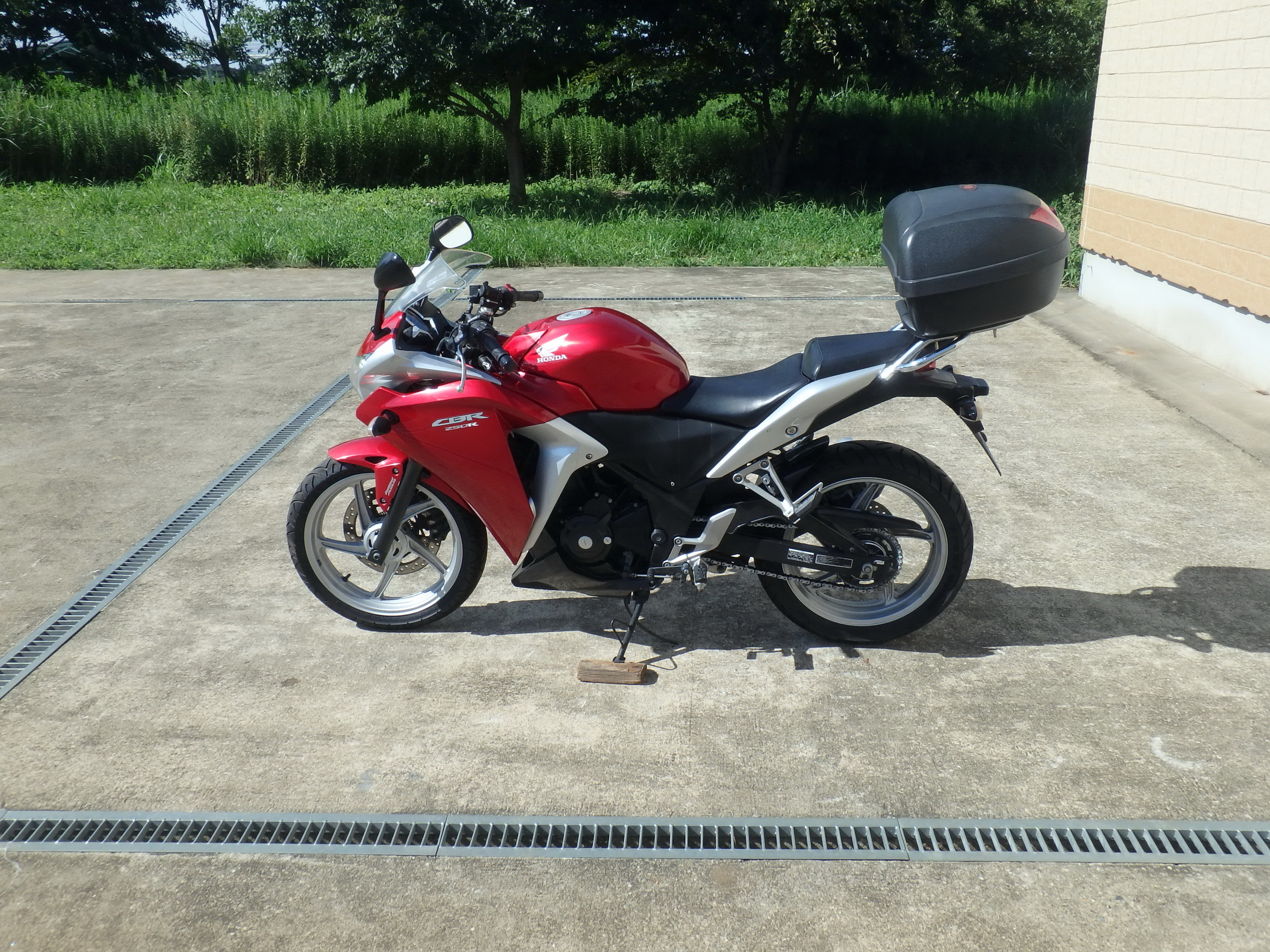 Купить мотоцикл Honda CBR250R-3A 2011 фото 12