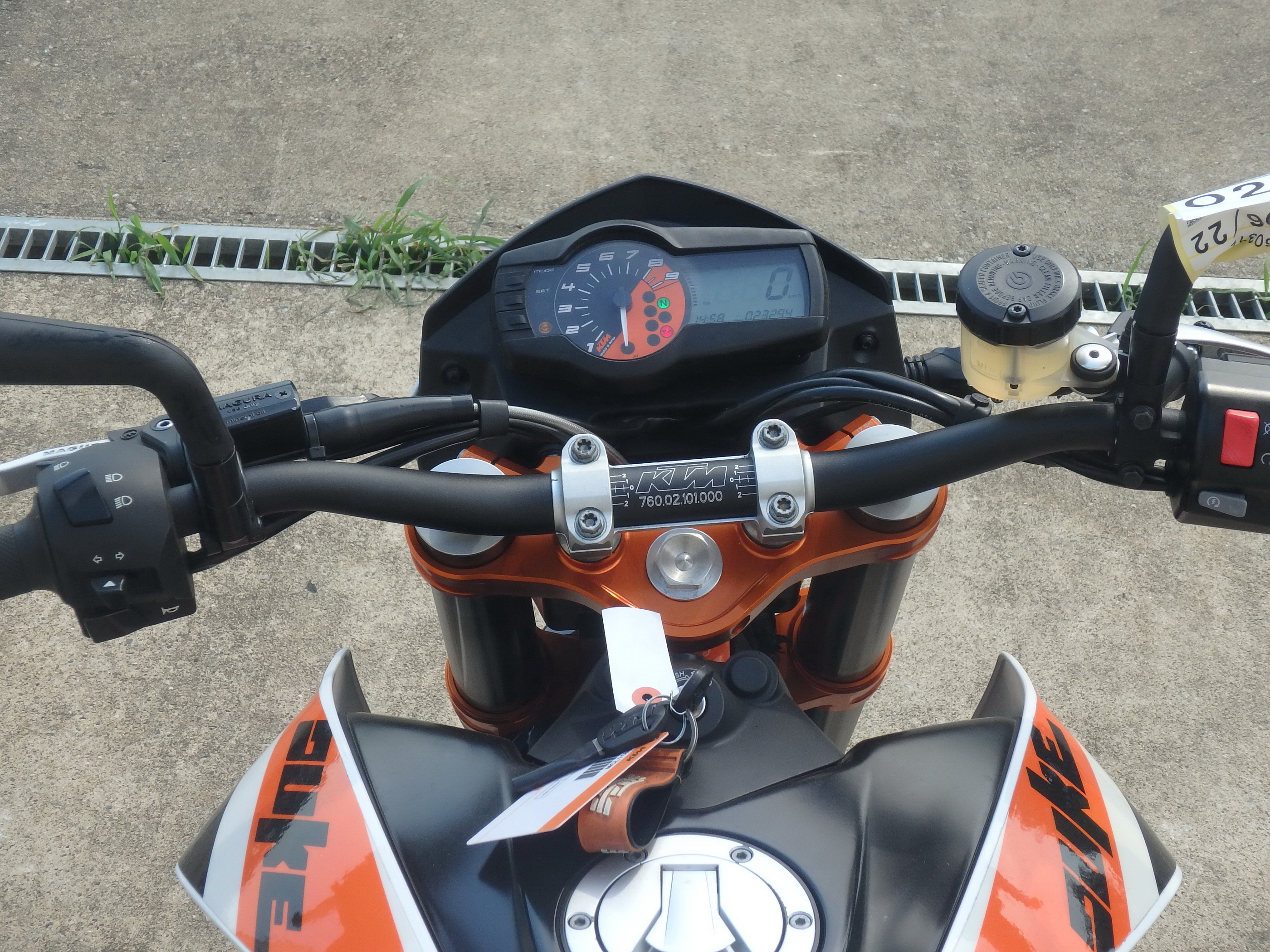 Купить мотоцикл KTM 690 Duke R 2014 фото 21