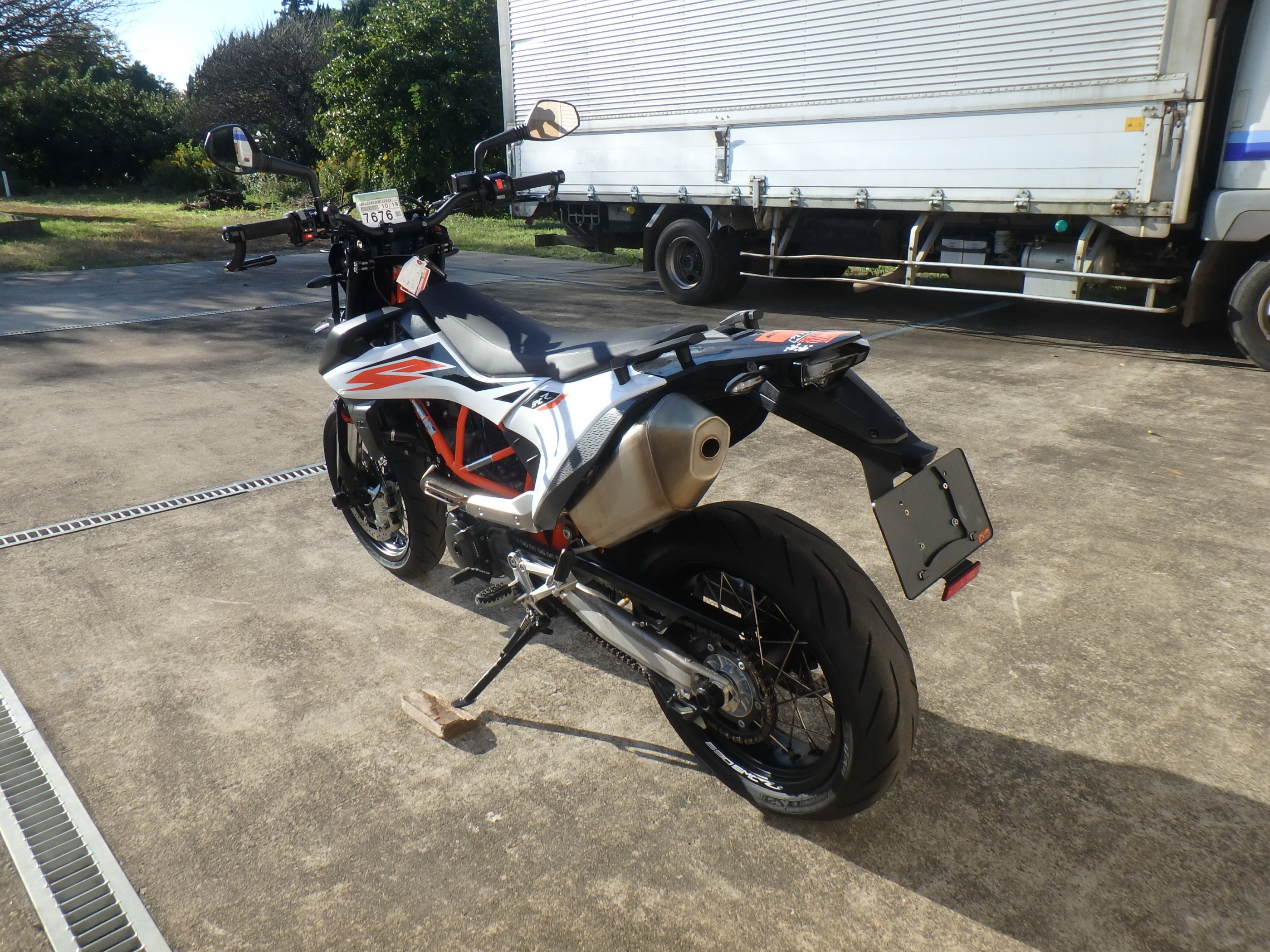 Купить мотоцикл KTM 690 SMC R 2019 фото 11