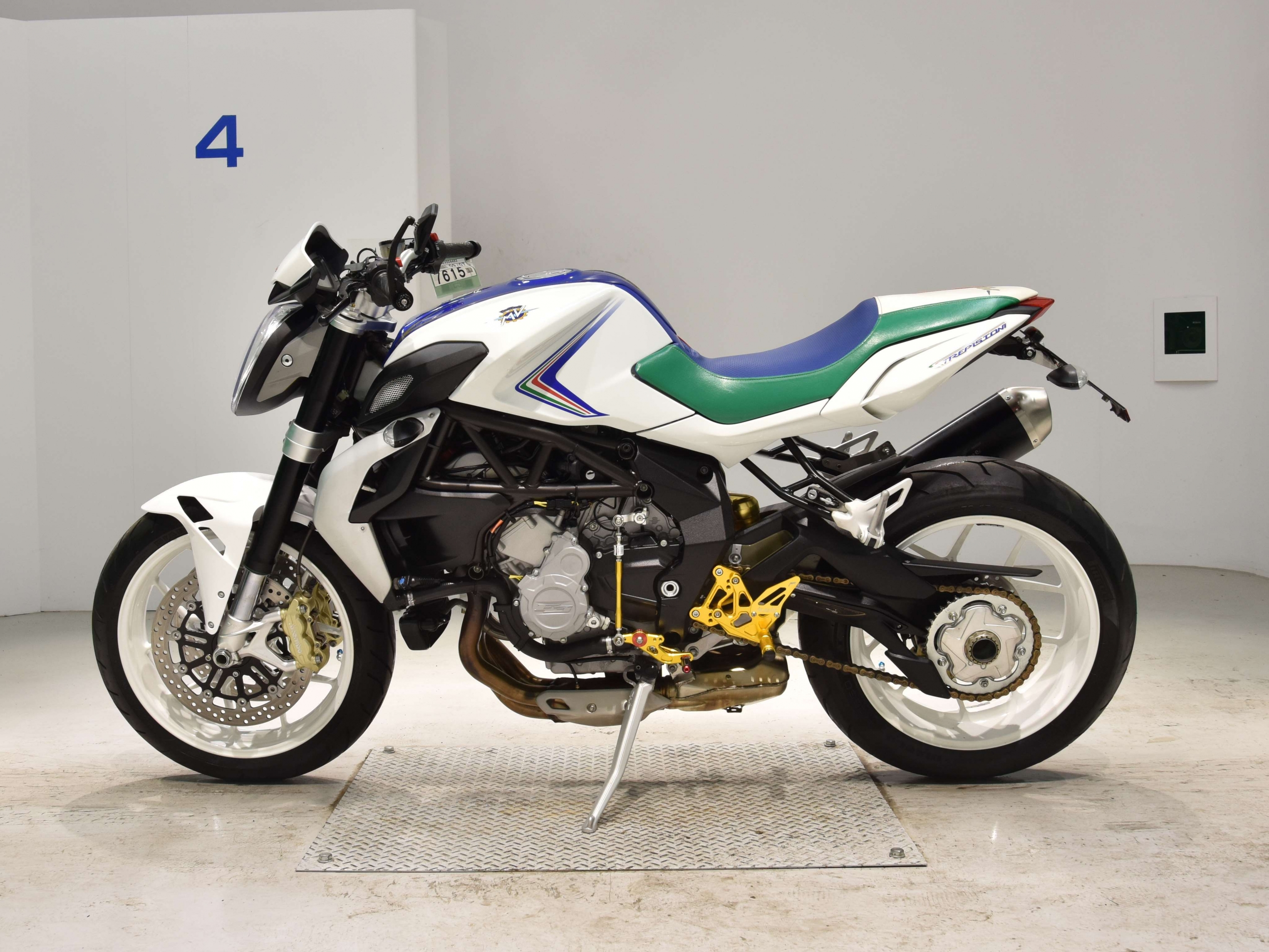 Купить мотоцикл MV Agusta Brutale800 2014 фото 1