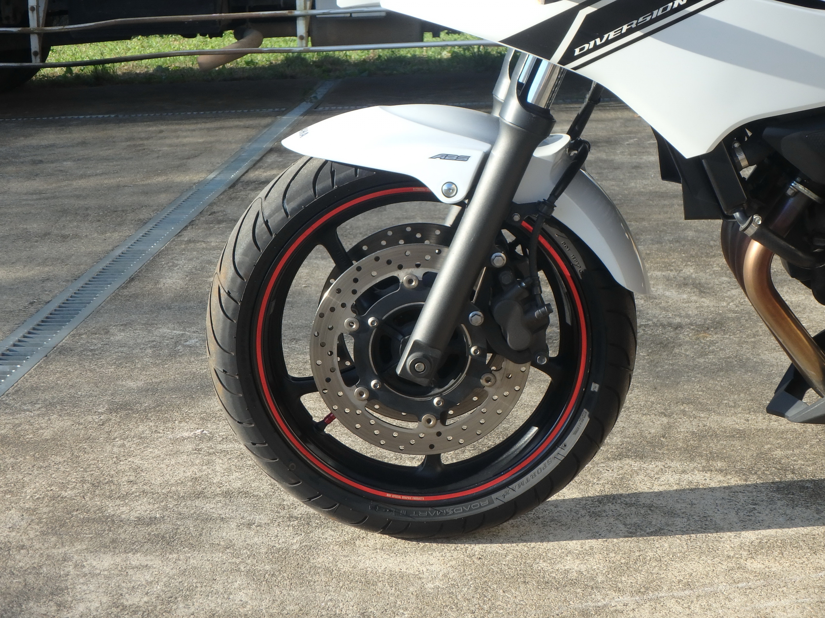 Купить мотоцикл Yamaha XJ6 Diversion A FZ6R ABS 2013 фото 14