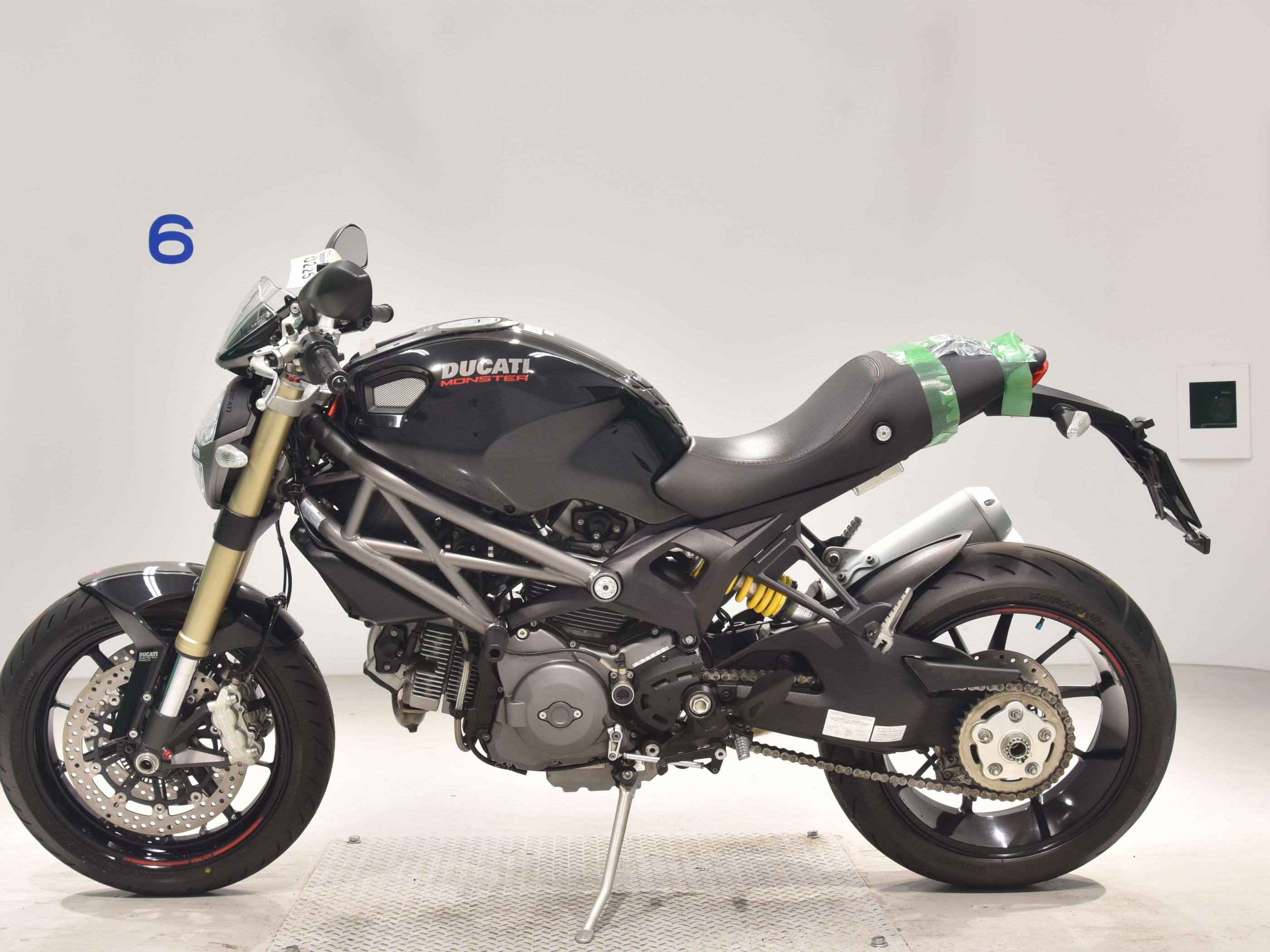 Купить мотоцикл Ducati Monster1100 EVO M1100 2012 фото 1
