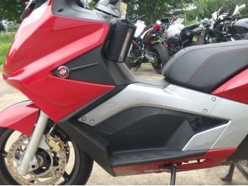     Gilera GP800 2008  15