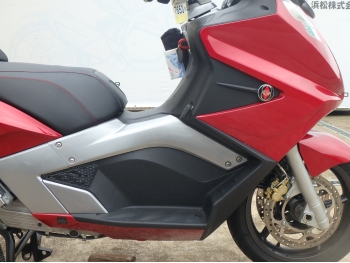     Gilera GP800 2008  18