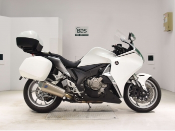 Заказать из Японии мотоцикл Honda VFR1200FD 2011 фото 2