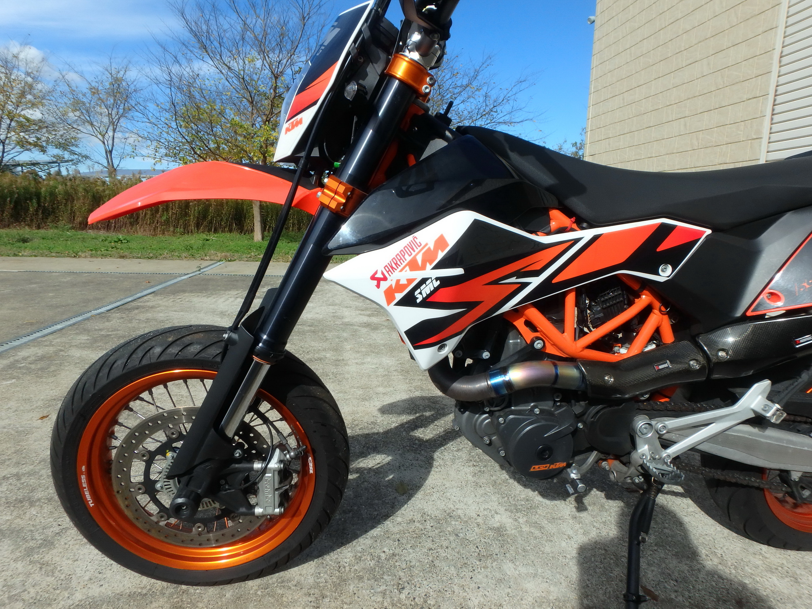 Купить мотоцикл KTM 690 SMC R 2015 фото 14