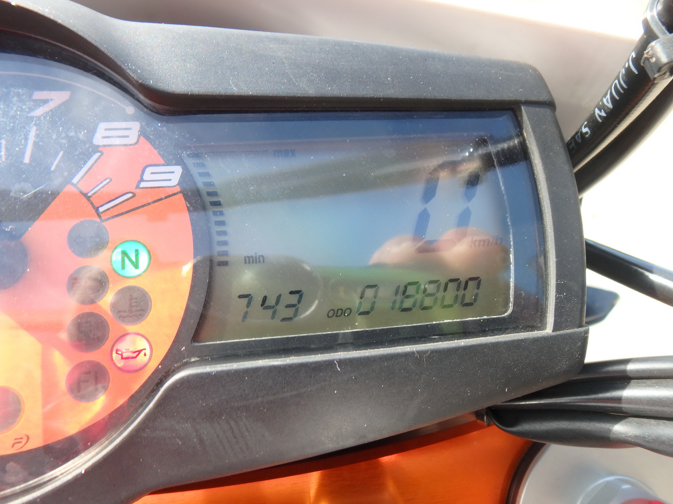 Купить мотоцикл KTM 690 SMC R 2015 фото 17