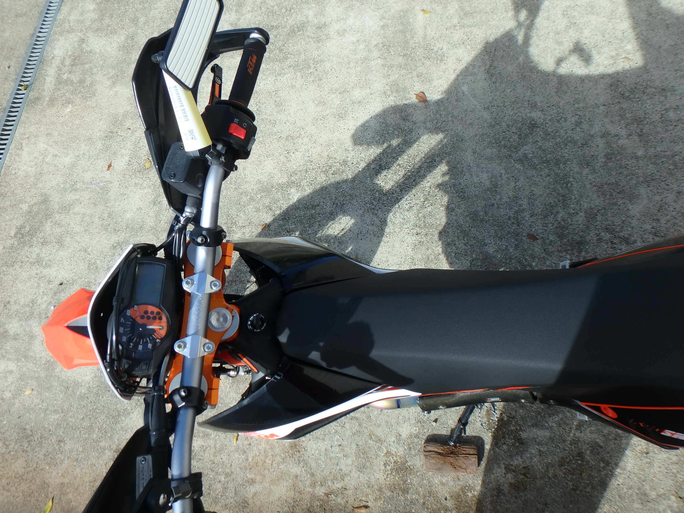 Купить мотоцикл KTM 690 SMC R 2015 фото 20