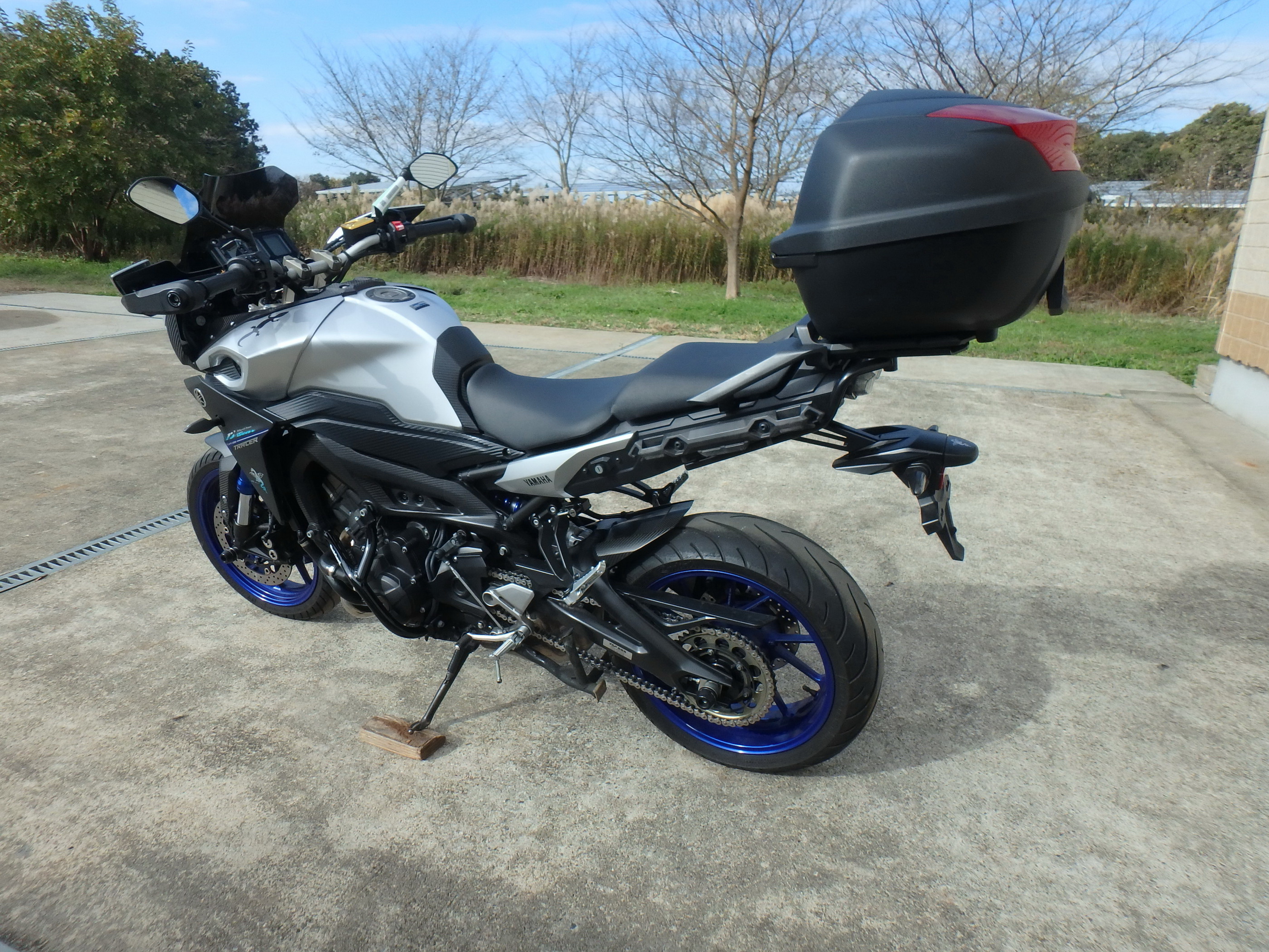 Купить мотоцикл Yamaha MT-09 Tracer FJ-09 2016 фото 11