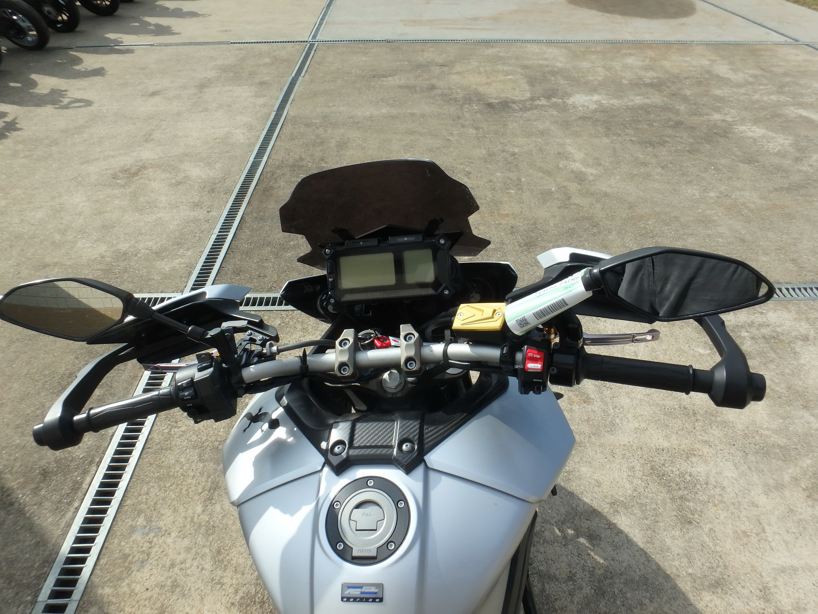 Купить мотоцикл Yamaha MT-09 Tracer FJ-09 2016 фото 21