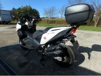     Aprilia SRV850 2013  11