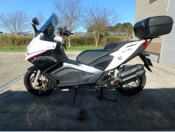     Aprilia SRV850 2013  12