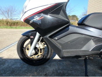     Aprilia SRV850 2013  14