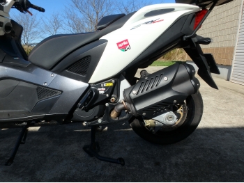     Aprilia SRV850 2013  16