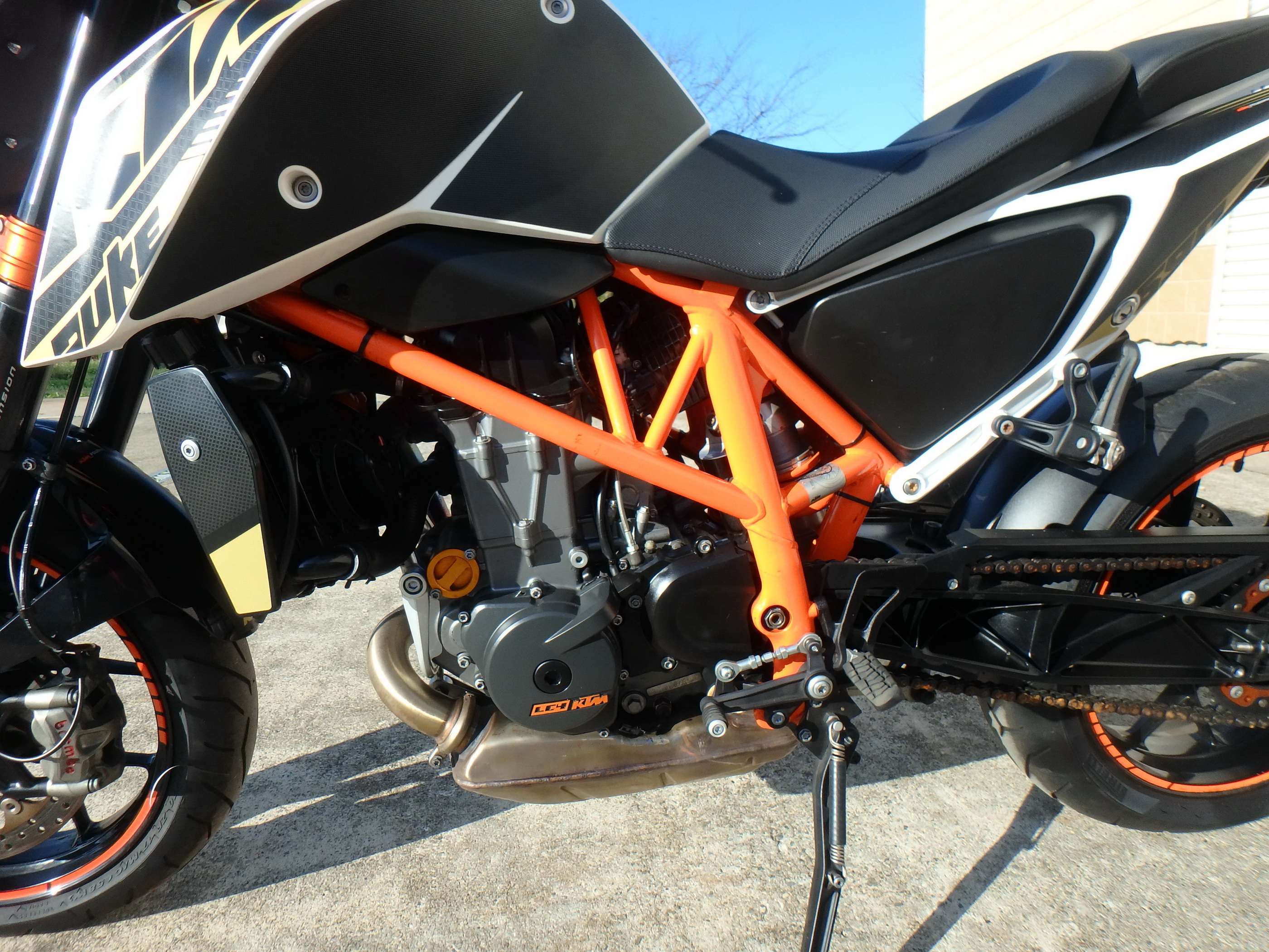 Купить мотоцикл KTM 690 Duke R 2013 фото 14