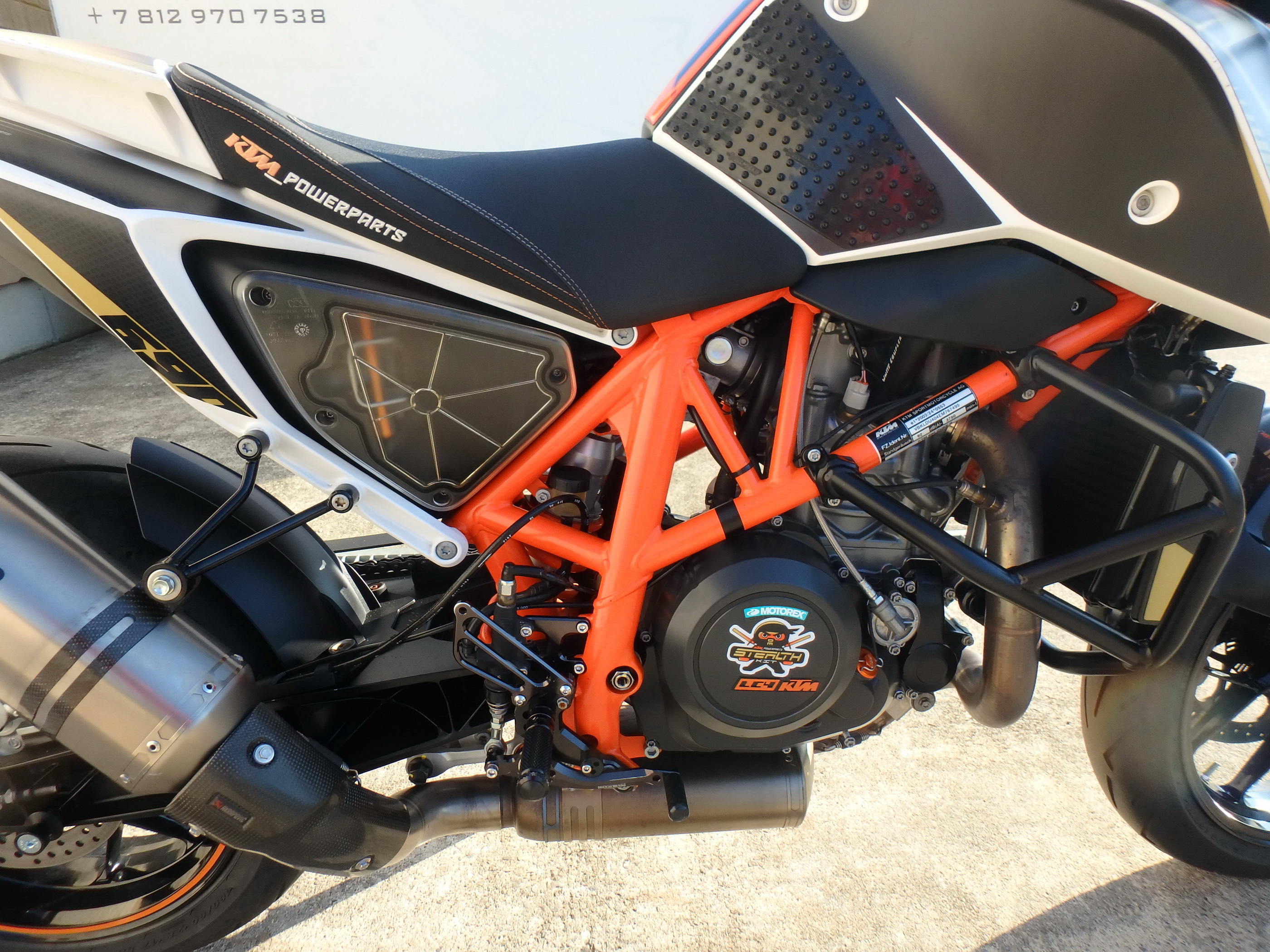 Купить мотоцикл KTM 690 Duke R 2014 фото 18