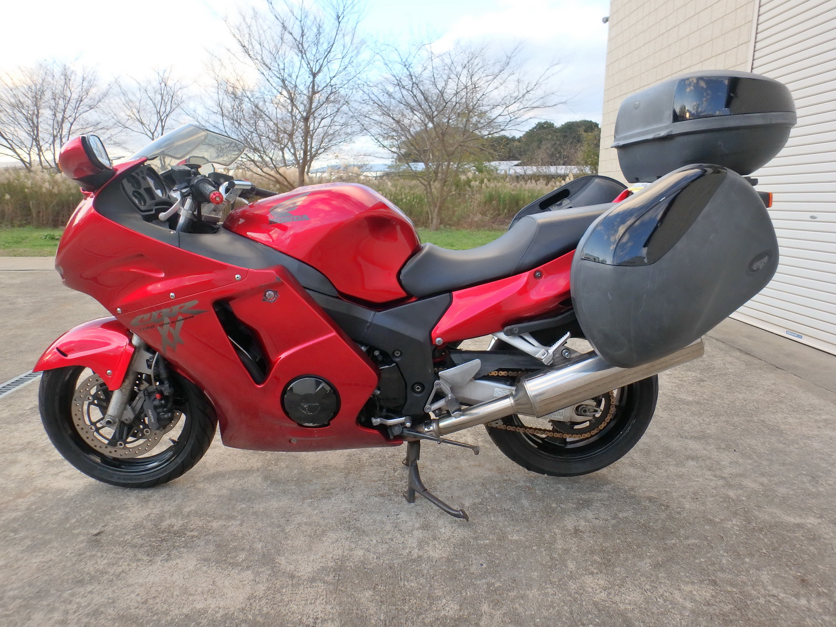 Купить мотоцикл Honda CBR1100XX Super Blackbird 1998 фото 10