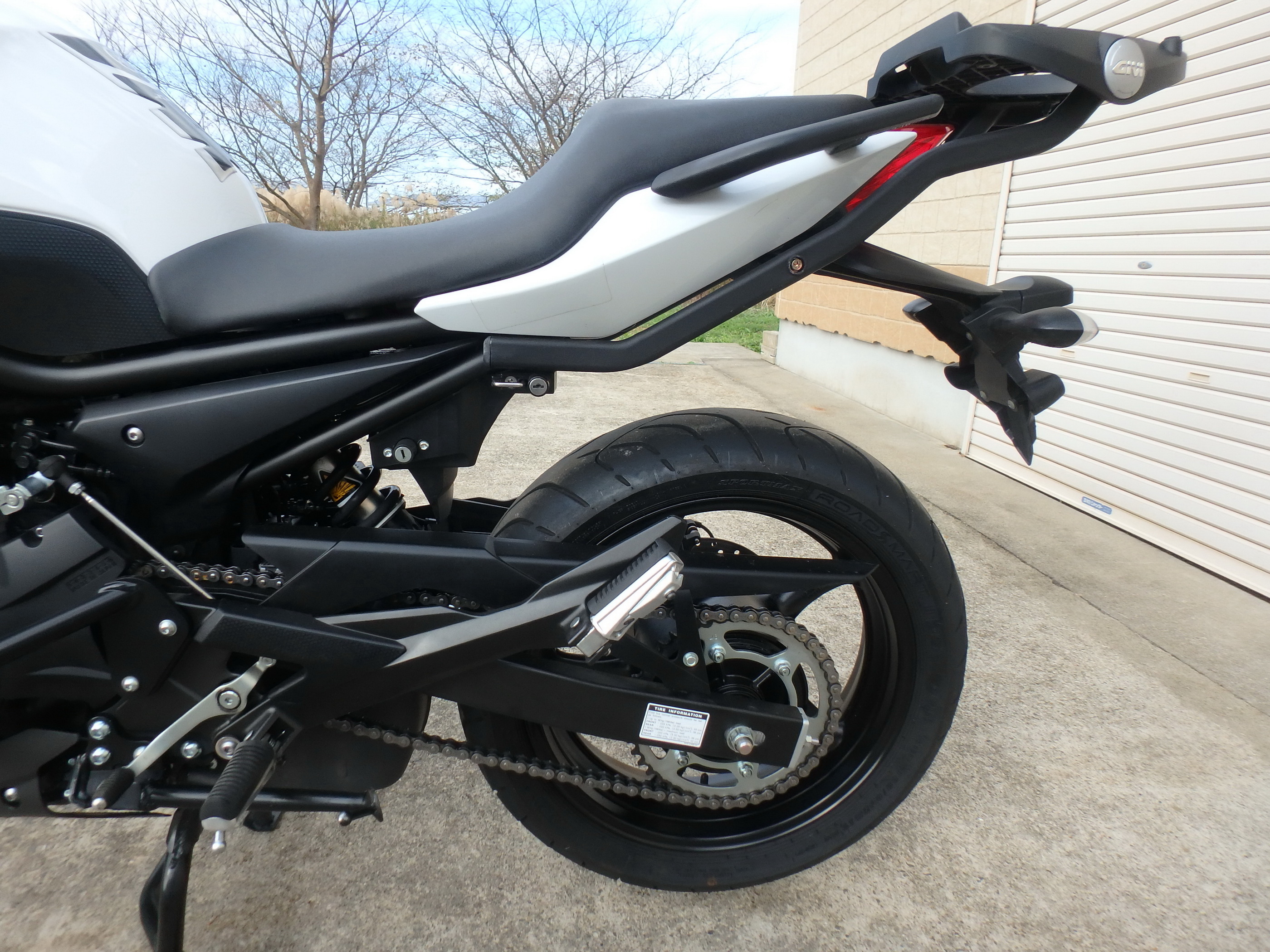Купить мотоцикл Yamaha XJ6 DIVERSION A FZ6R ABS 2015 фото 16