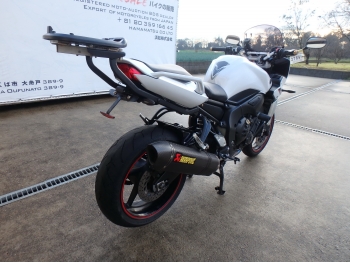     Yamaha FZ-1 Fazer 2013  9