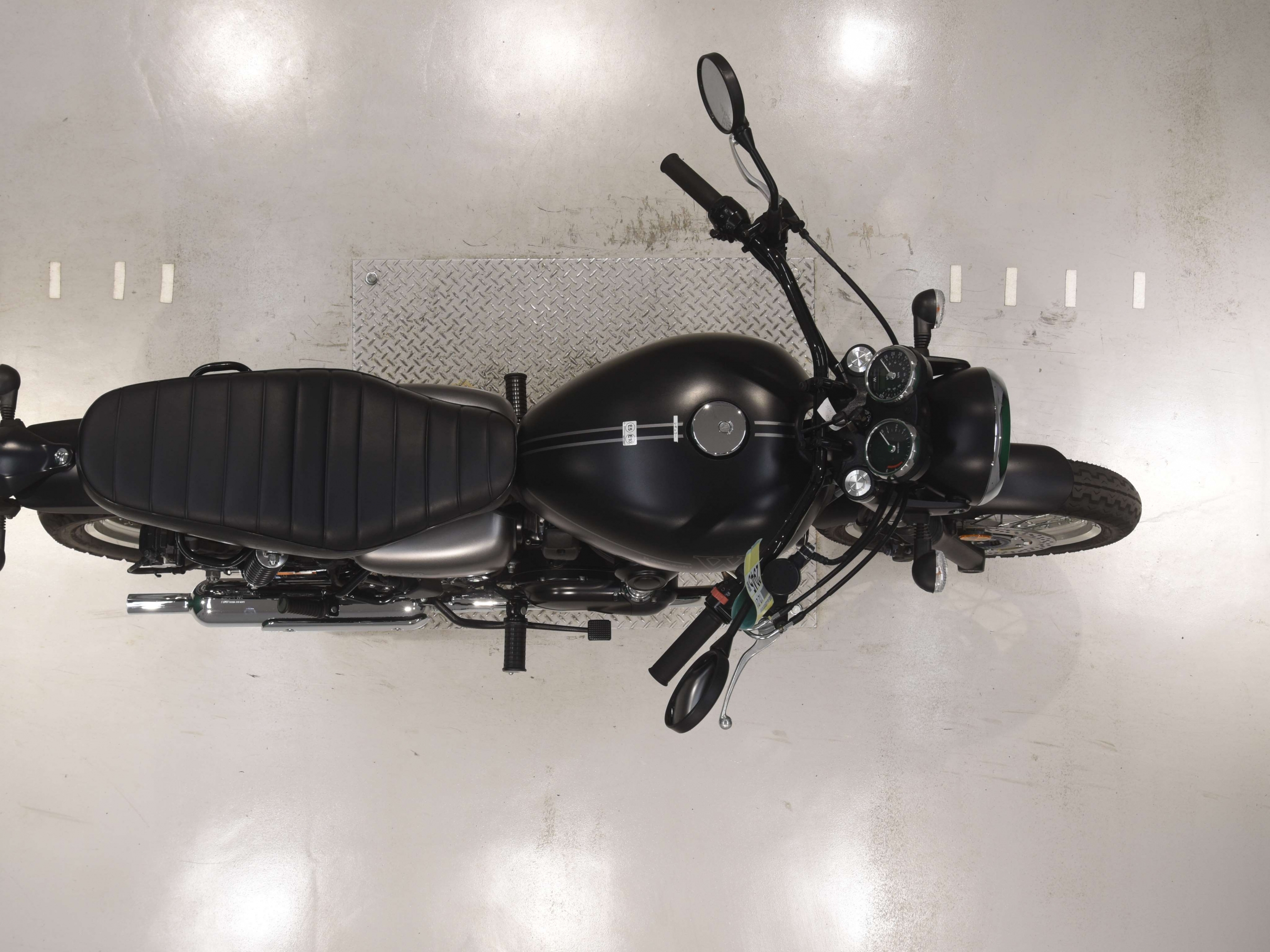 Купить мотоцикл Kawasaki W800-2 Street 2019 фото 3
