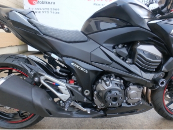     Kawasaki Z800 2013  18